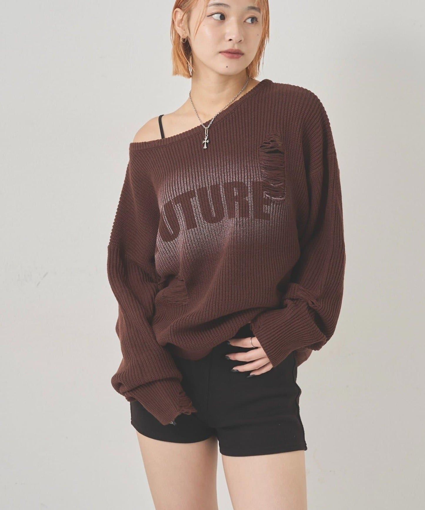 破洞印花針織衫