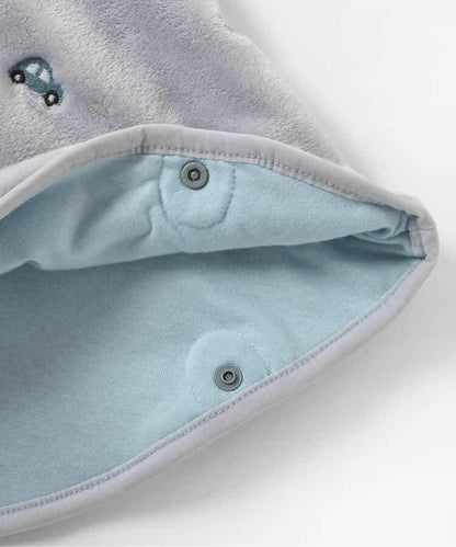 羊羔絨刺繡披風