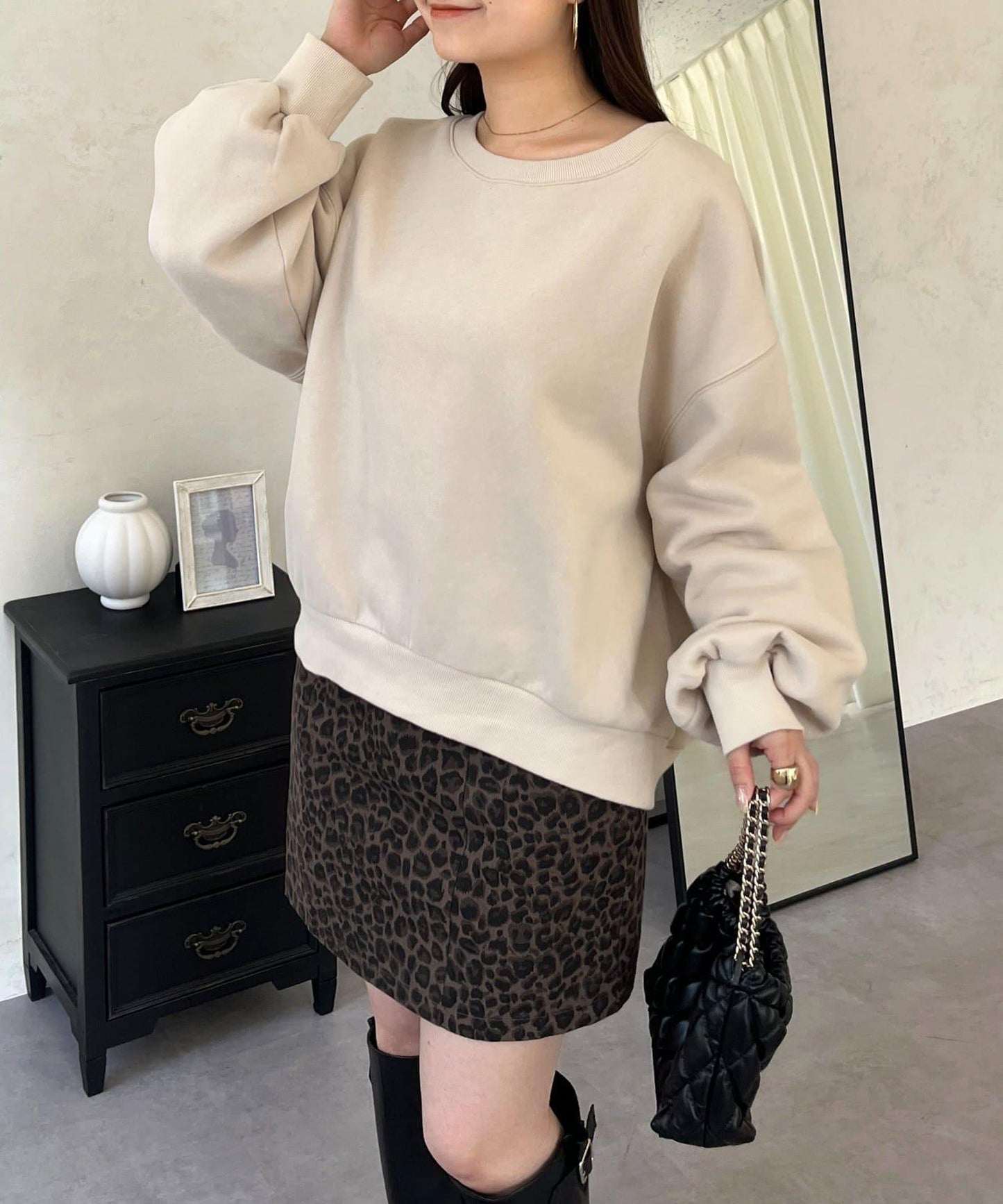 背面金屬裝飾加絨衛衣