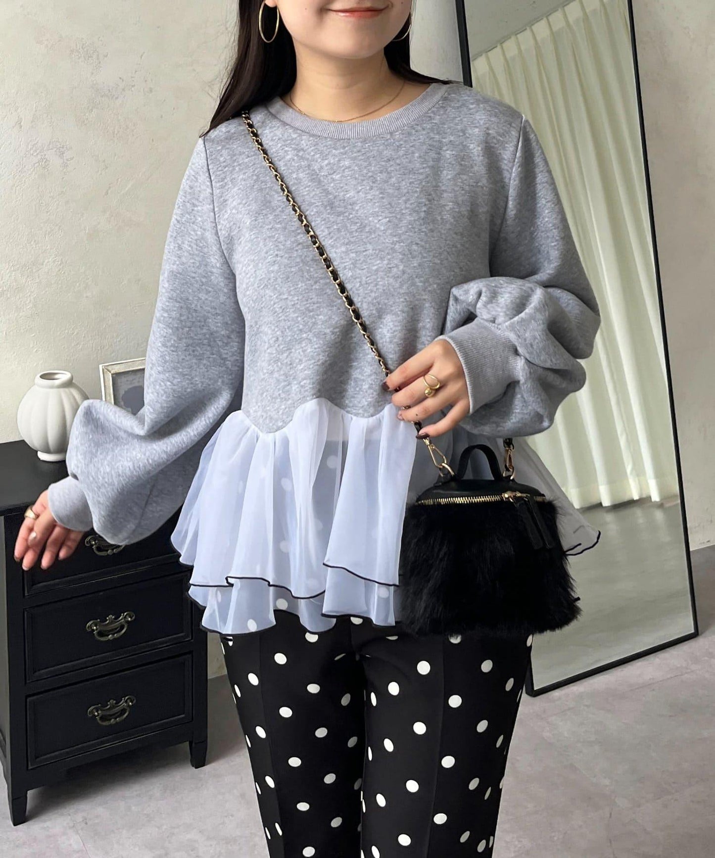 拼色下襬荷葉邊衛衣