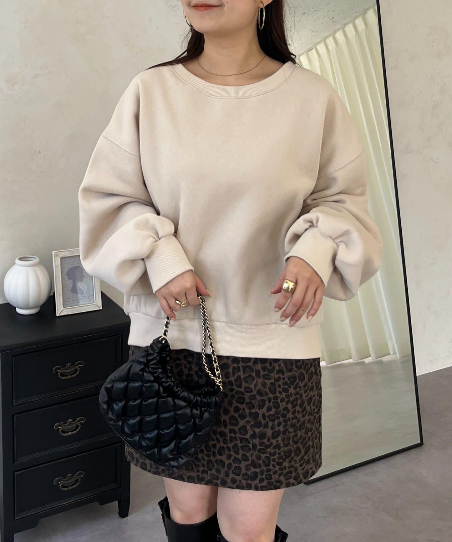 背面金屬裝飾加絨衛衣