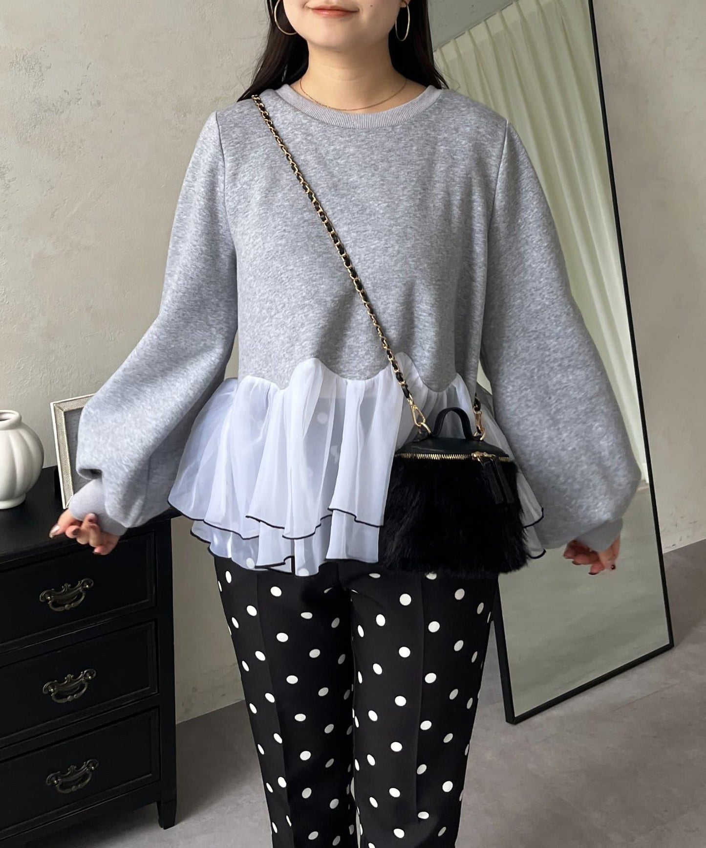 拼色下襬荷葉邊衛衣