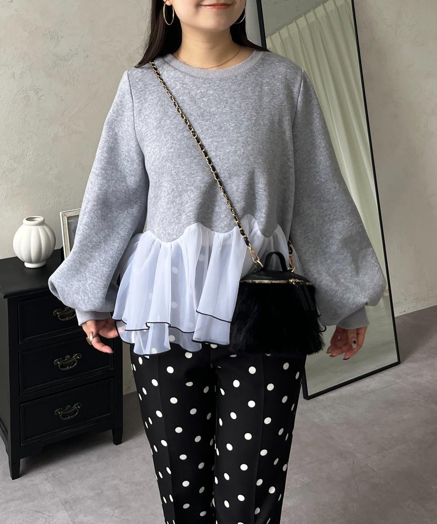 拼色下襬荷葉邊衛衣