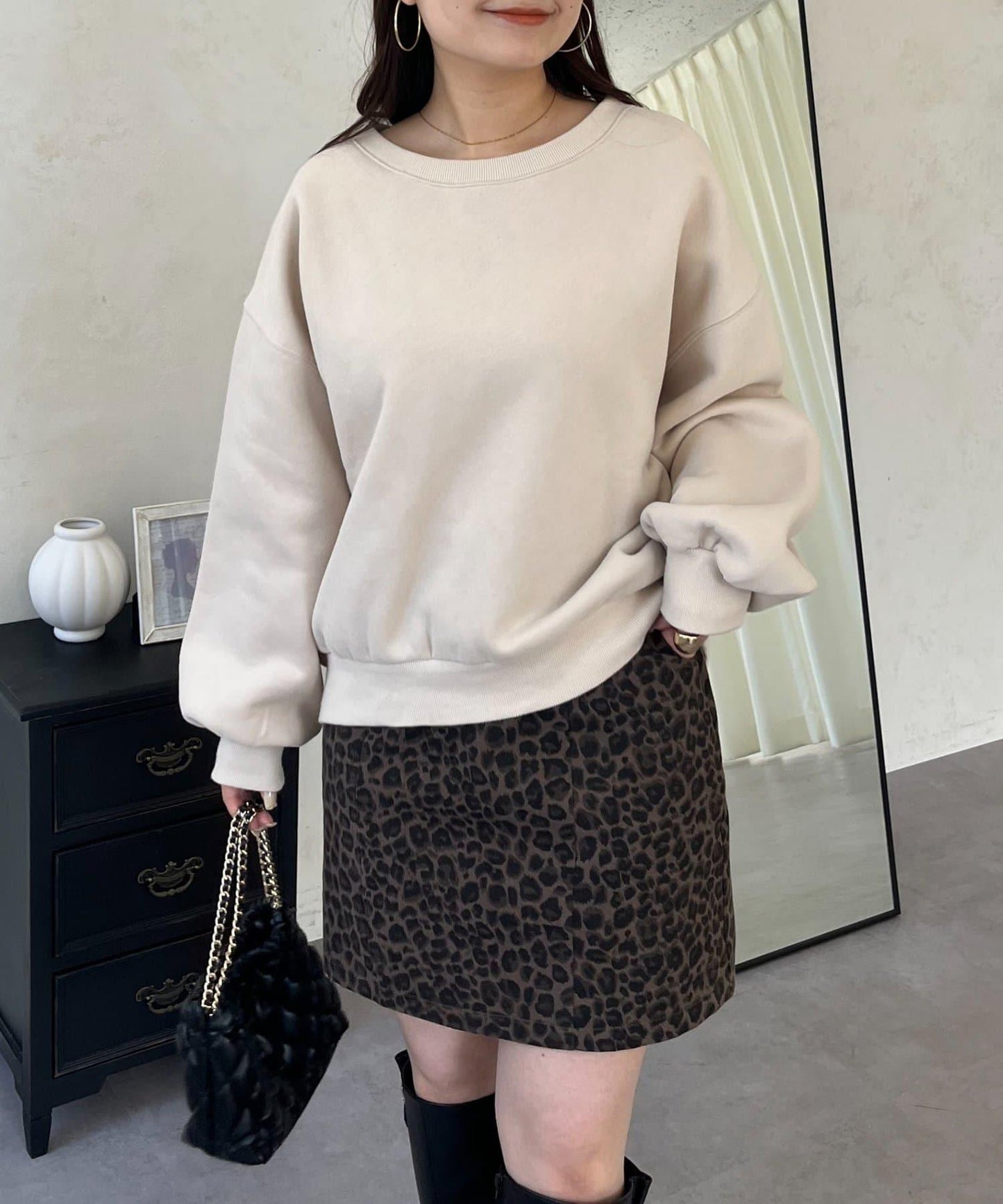 背面金屬裝飾加絨衛衣