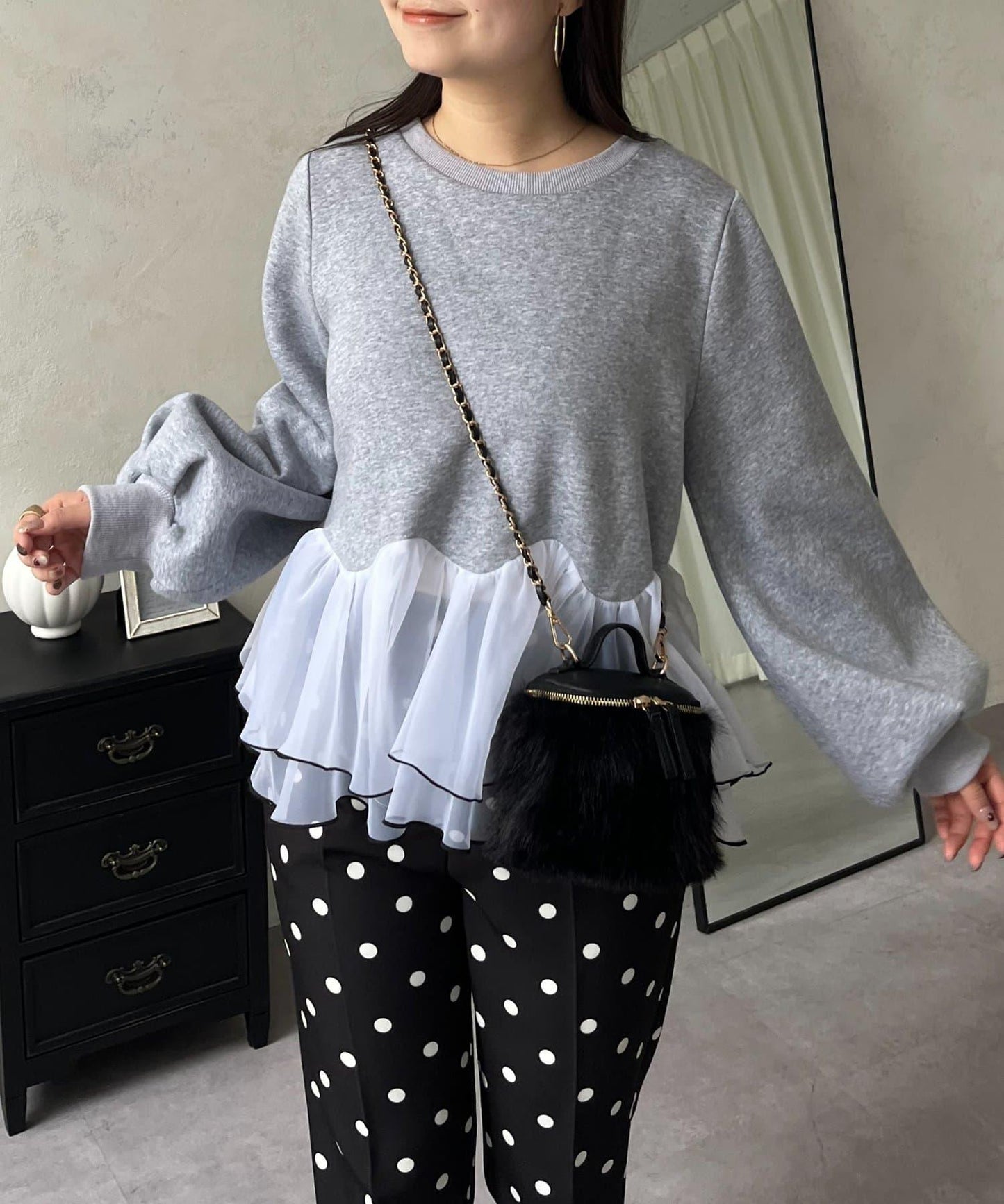 拼色下襬荷葉邊衛衣