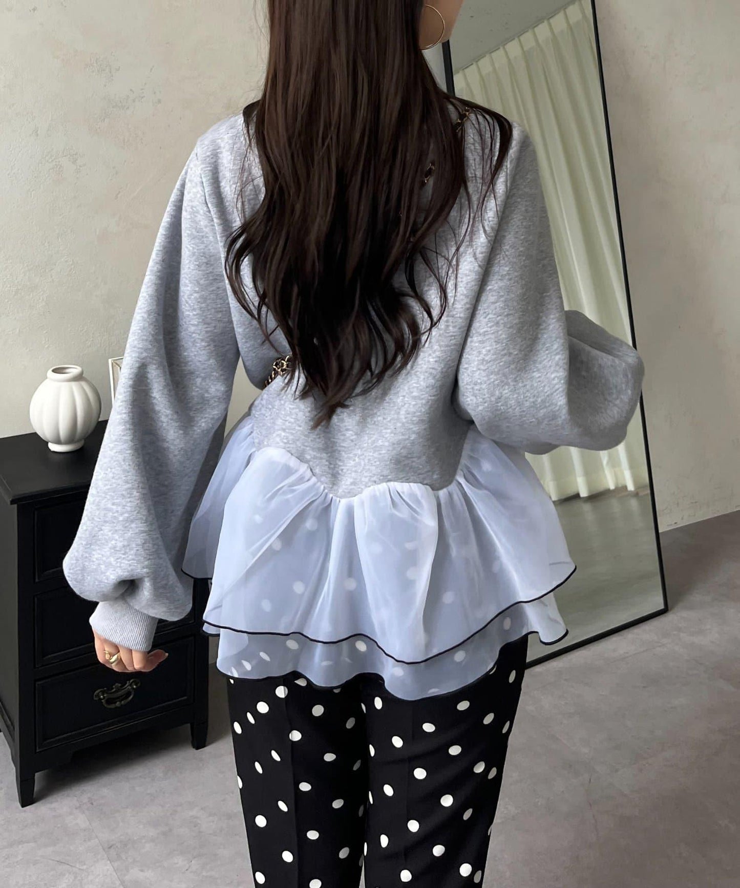 拼色下襬荷葉邊衛衣