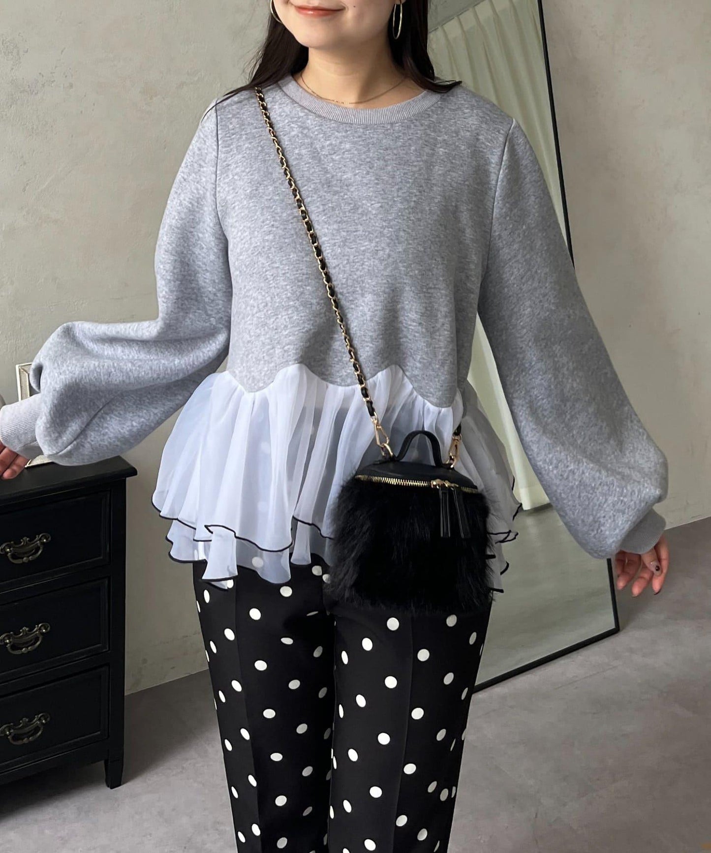 拼色下襬荷葉邊衛衣