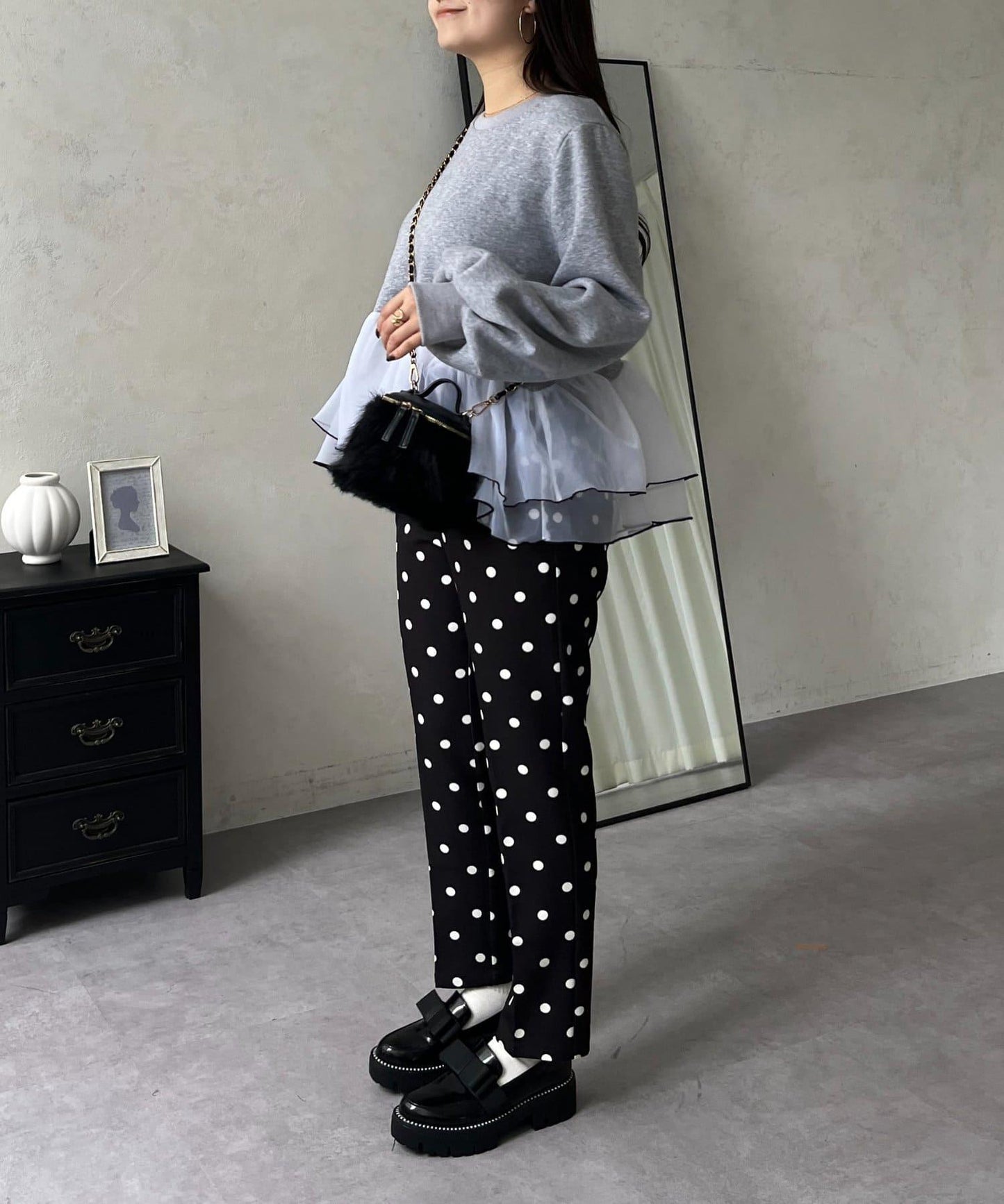 拼色下襬荷葉邊衛衣