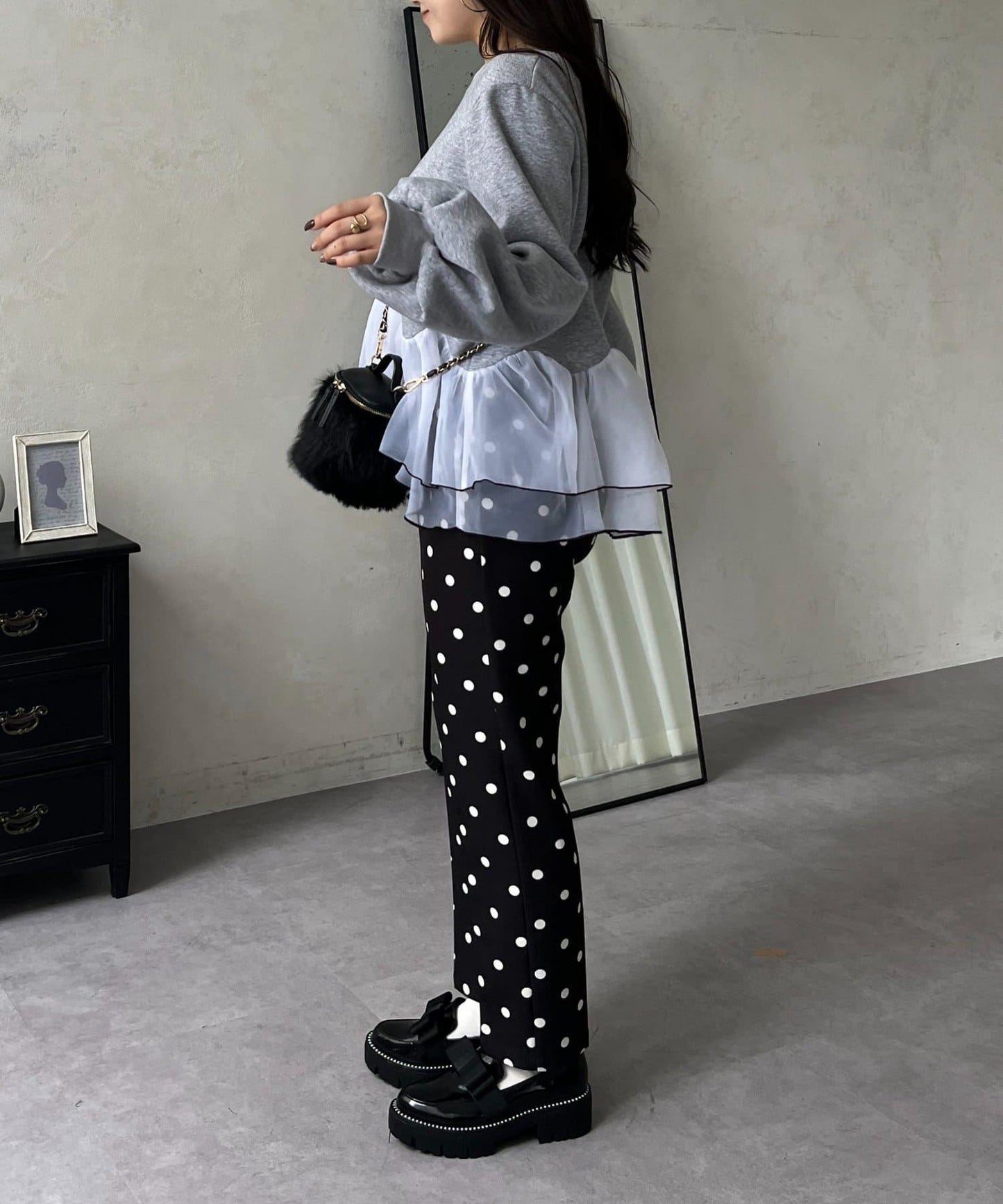 拼色下襬荷葉邊衛衣