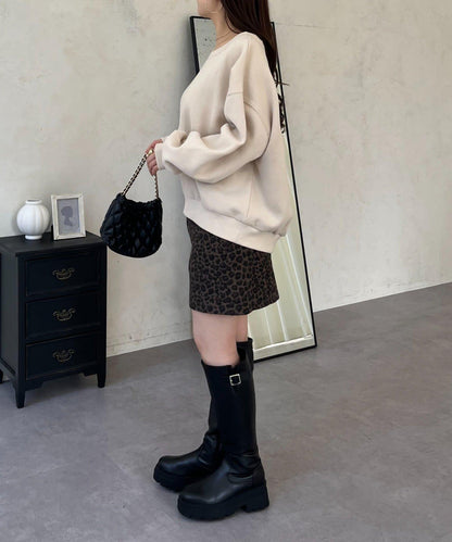 背面金屬裝飾加絨衛衣