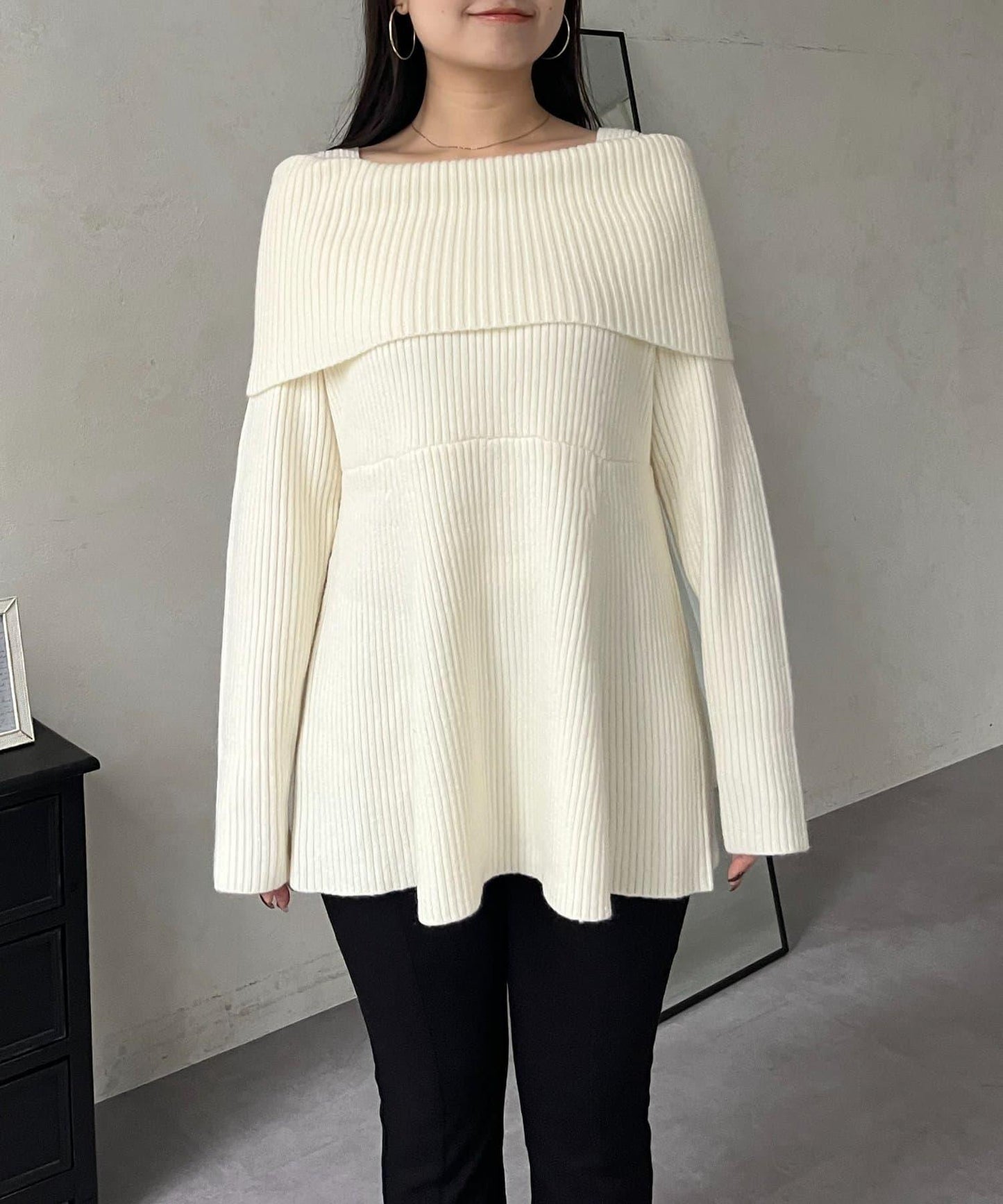 【防靜電】一字肩荷葉邊針織衫