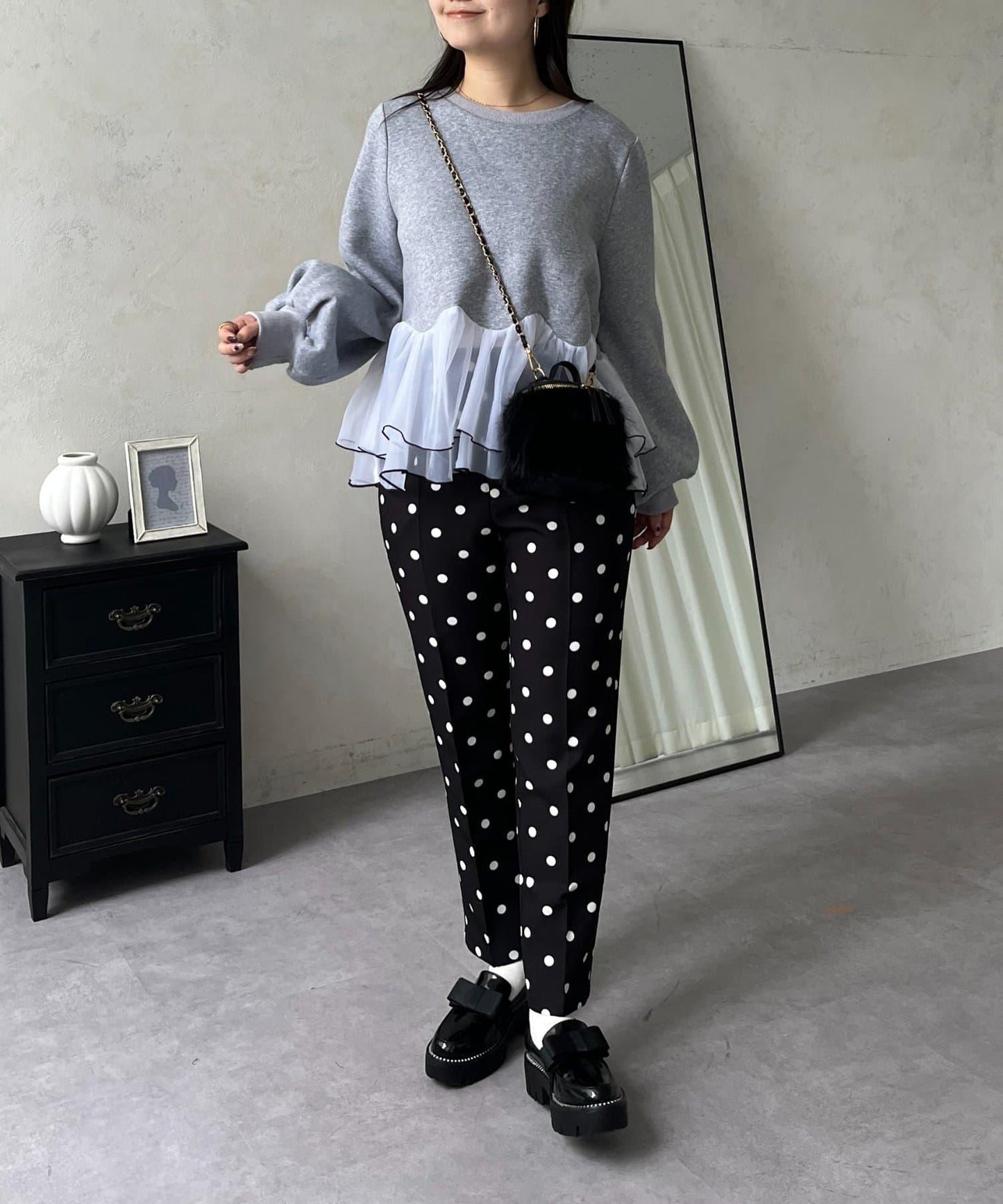 拼色下襬荷葉邊衛衣