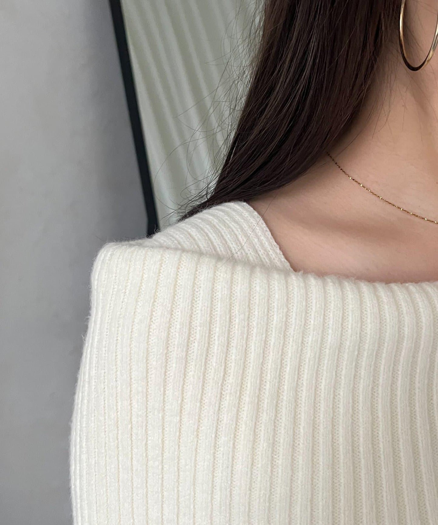 【防靜電】一字肩荷葉邊針織衫