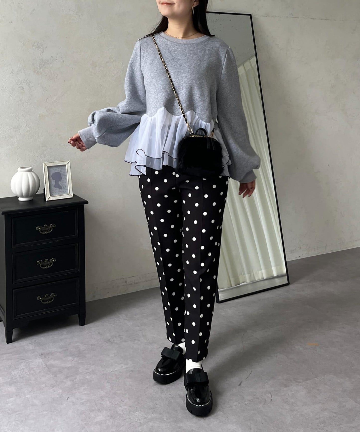 拼色下襬荷葉邊衛衣