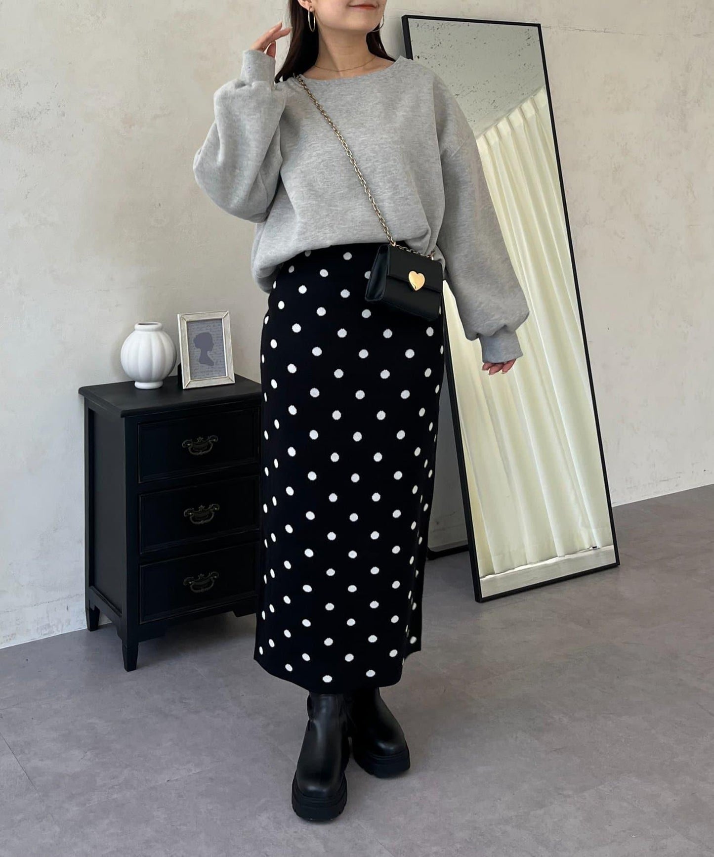 背面金屬裝飾加絨衛衣