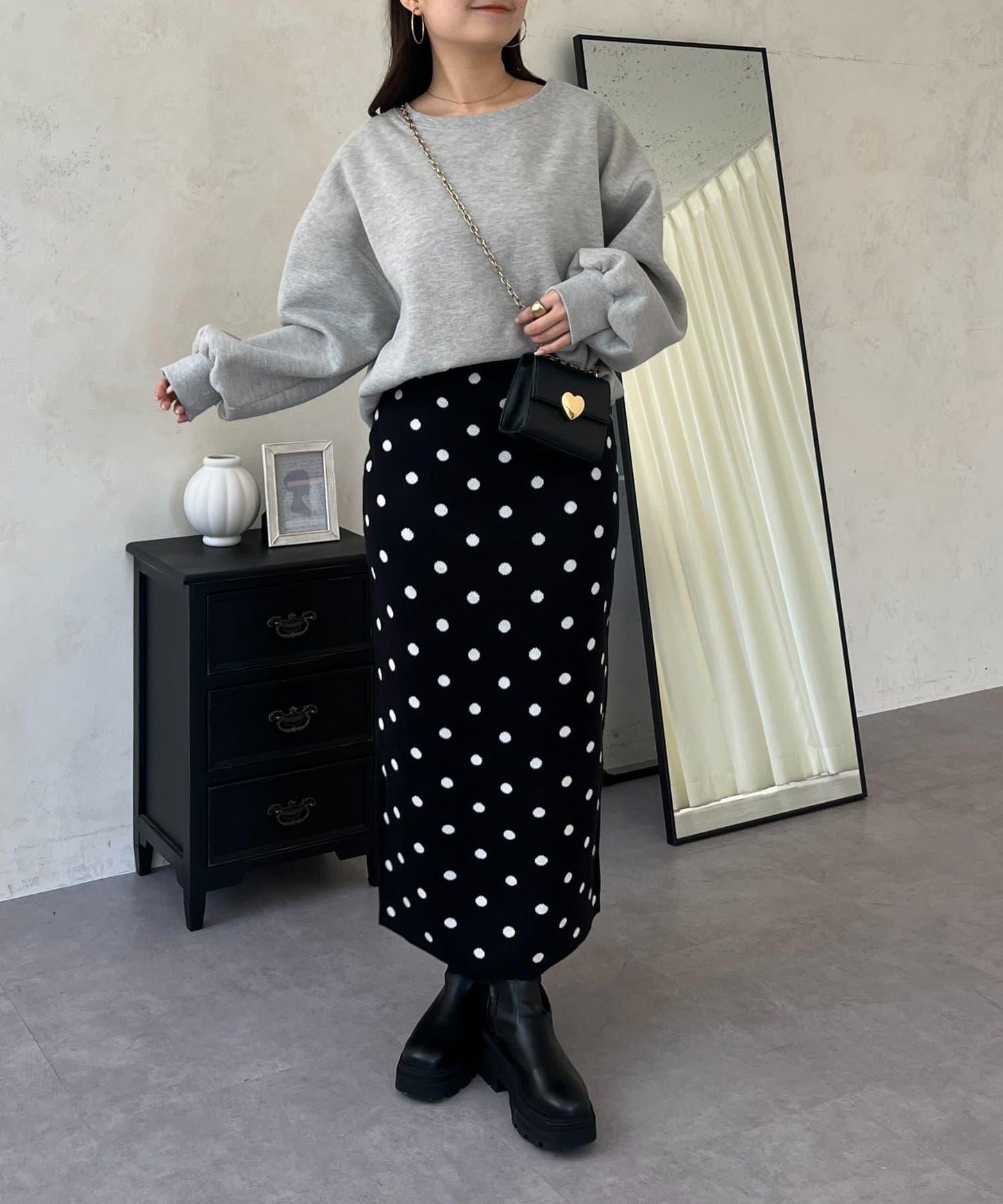 背面金屬裝飾加絨衛衣