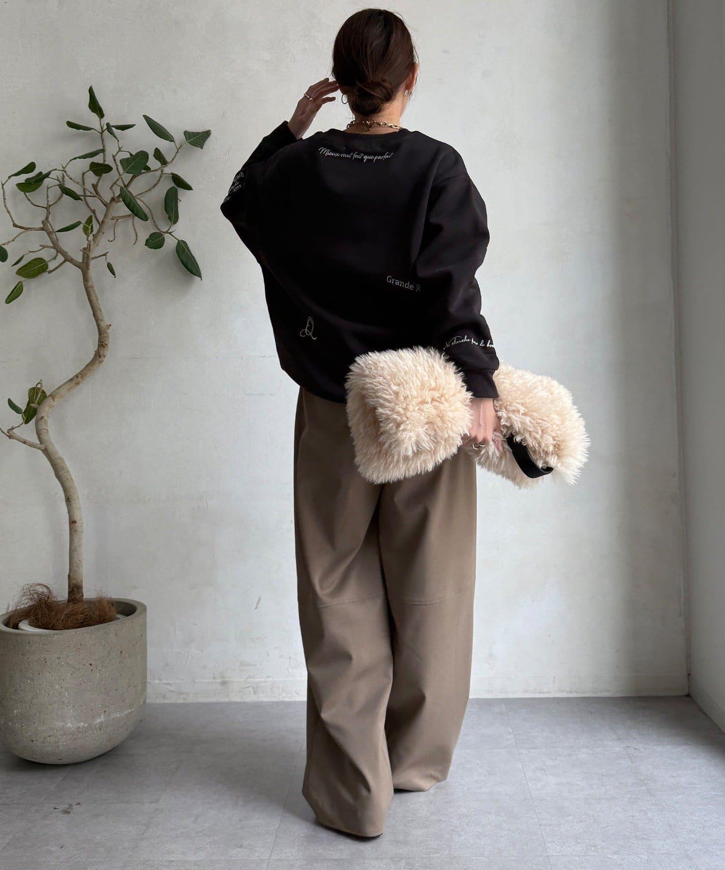 加絨隨機刺繡標誌衛衣