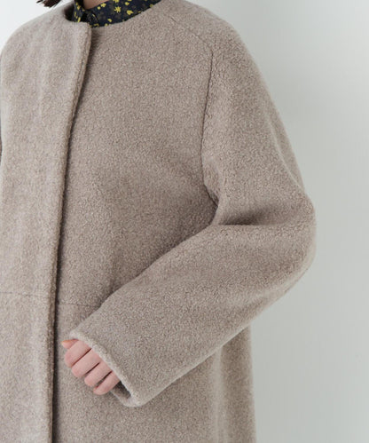 羊羔絨無領大衣