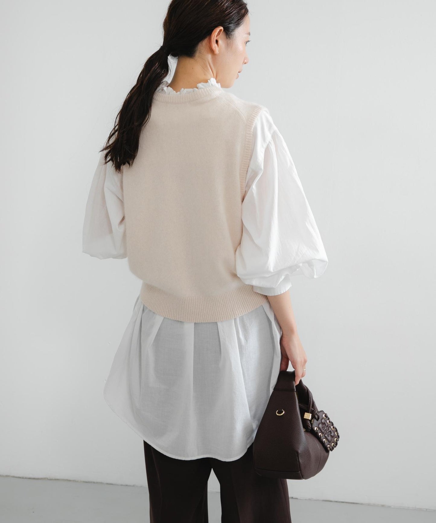 褶皺棉質荷葉邊領襯衫