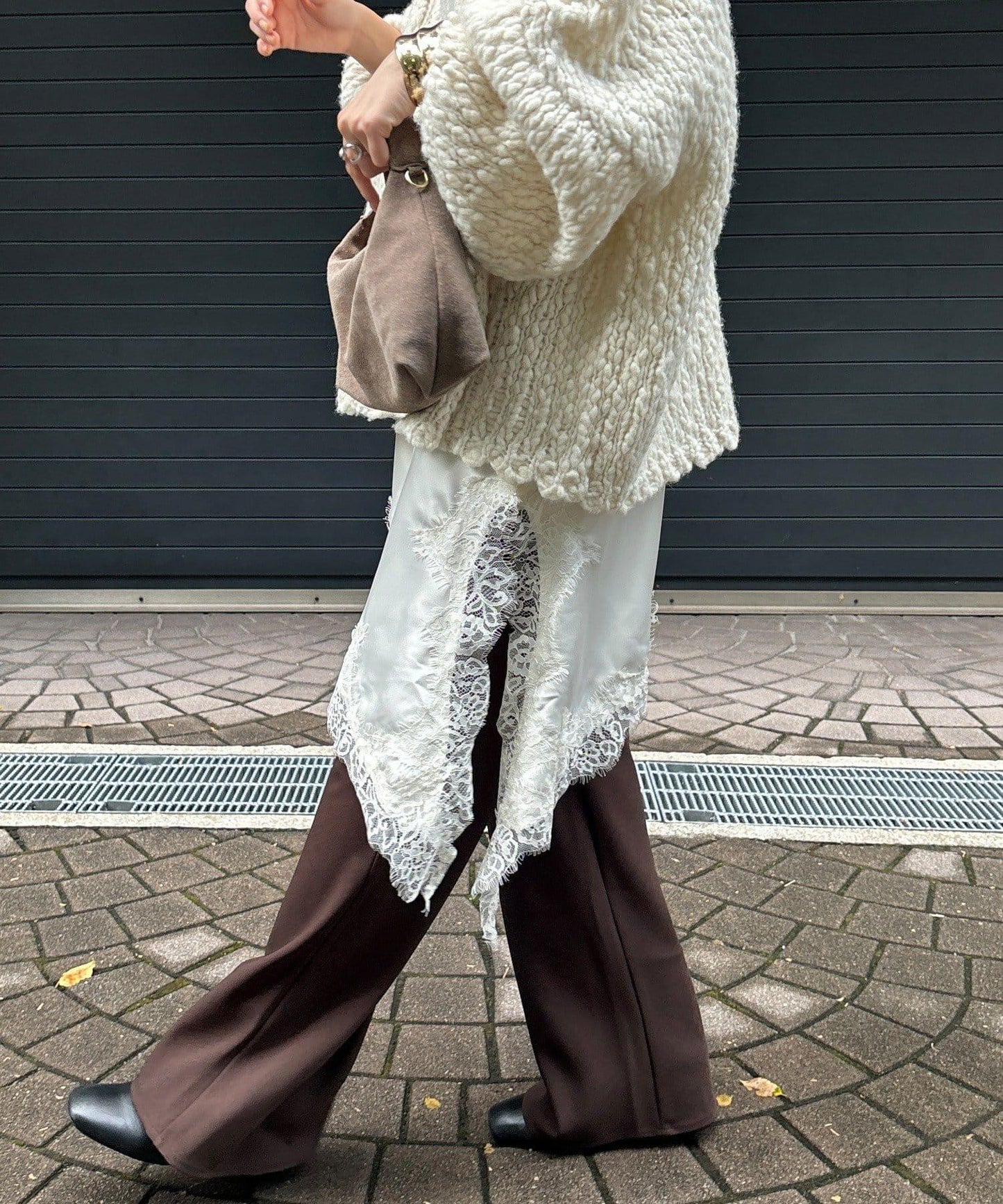 不對稱蕾絲吊帶