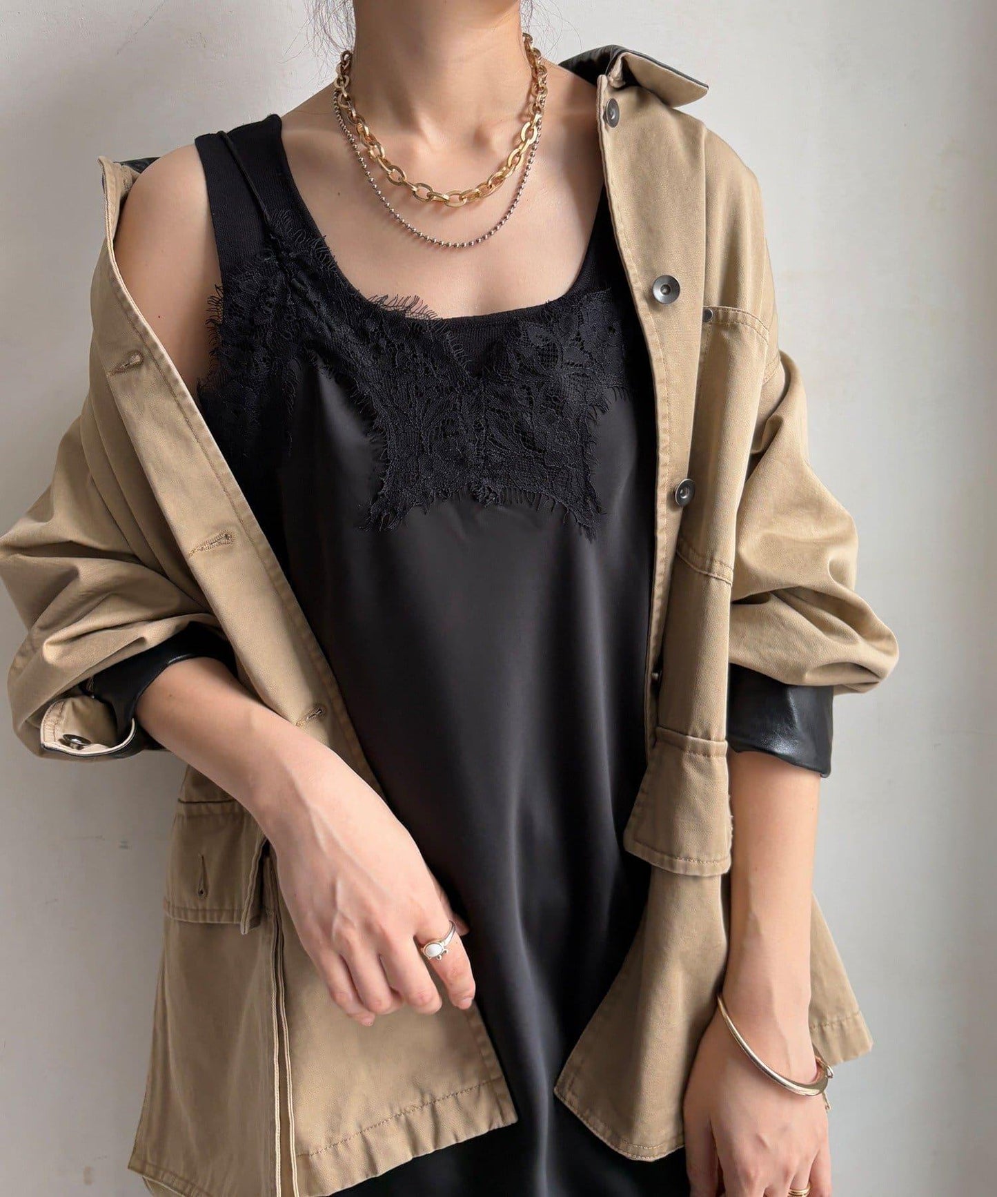 不對稱蕾絲吊帶