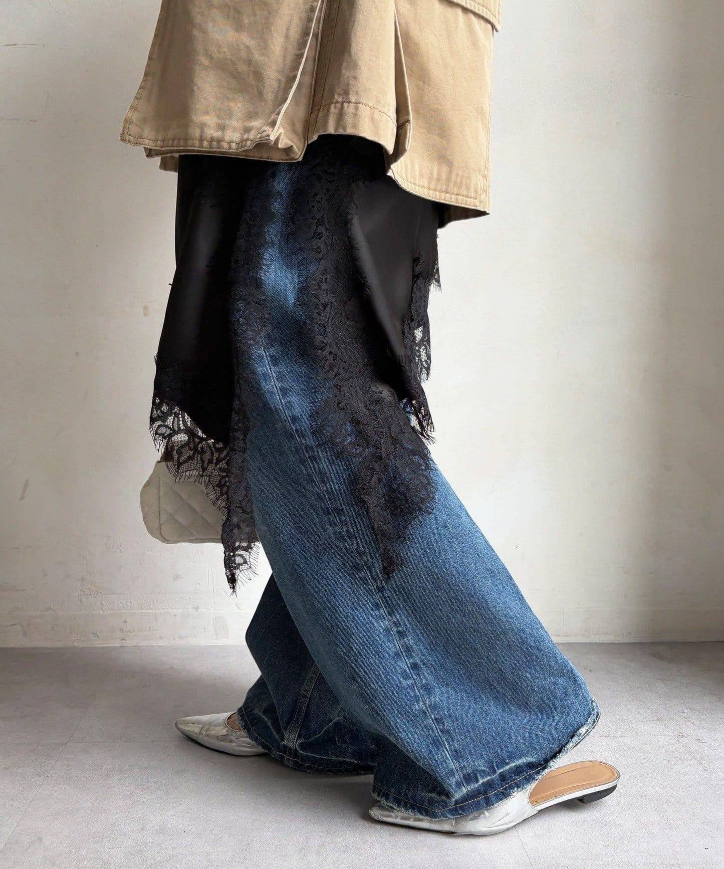 不對稱蕾絲吊帶