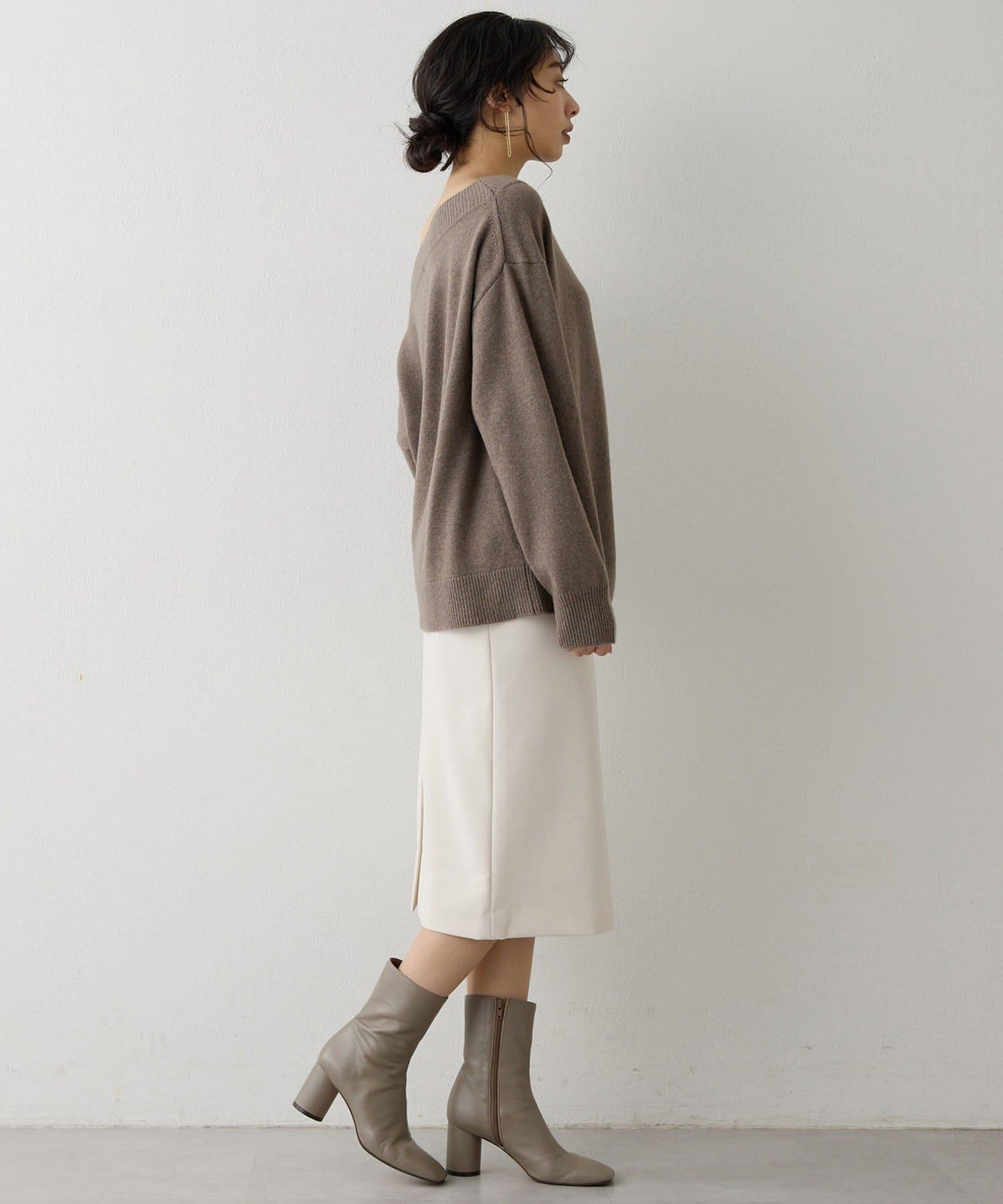 W/Ca一字肩套頭衫