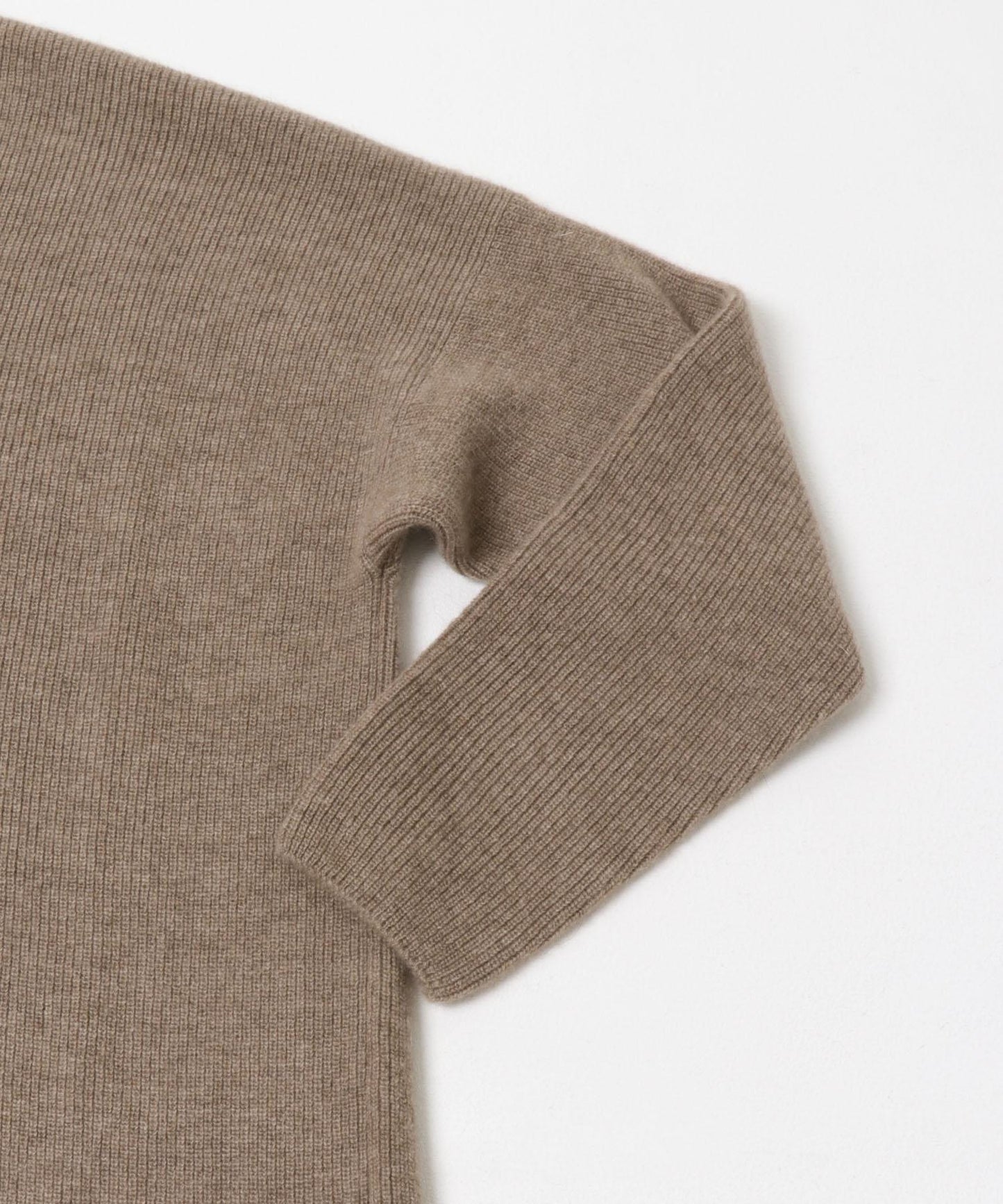 Nomat 羊絨V領毛衣