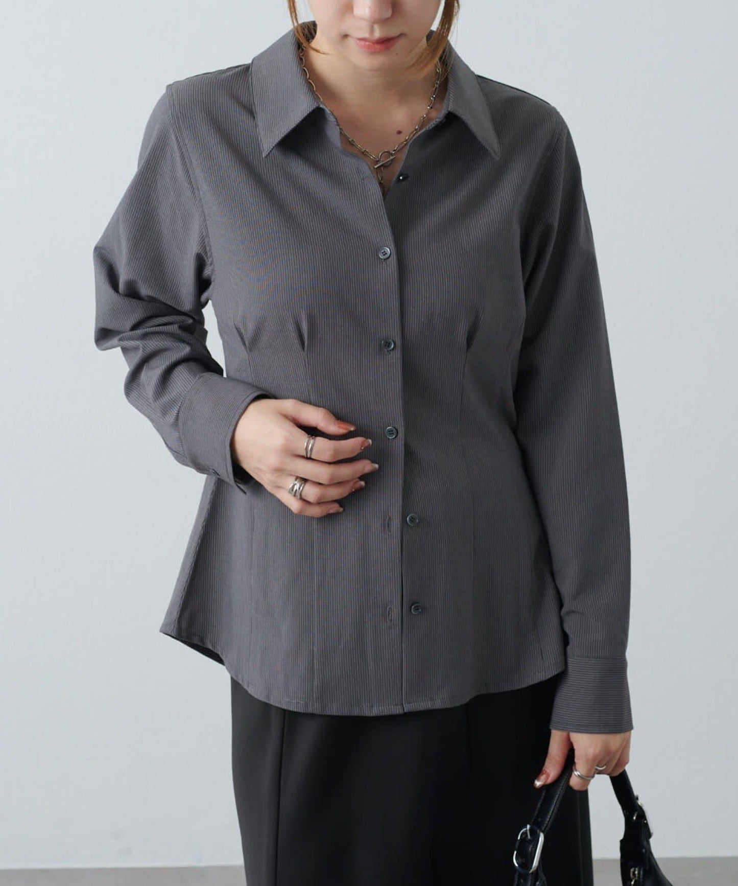 收腰褶皺設計襯衫