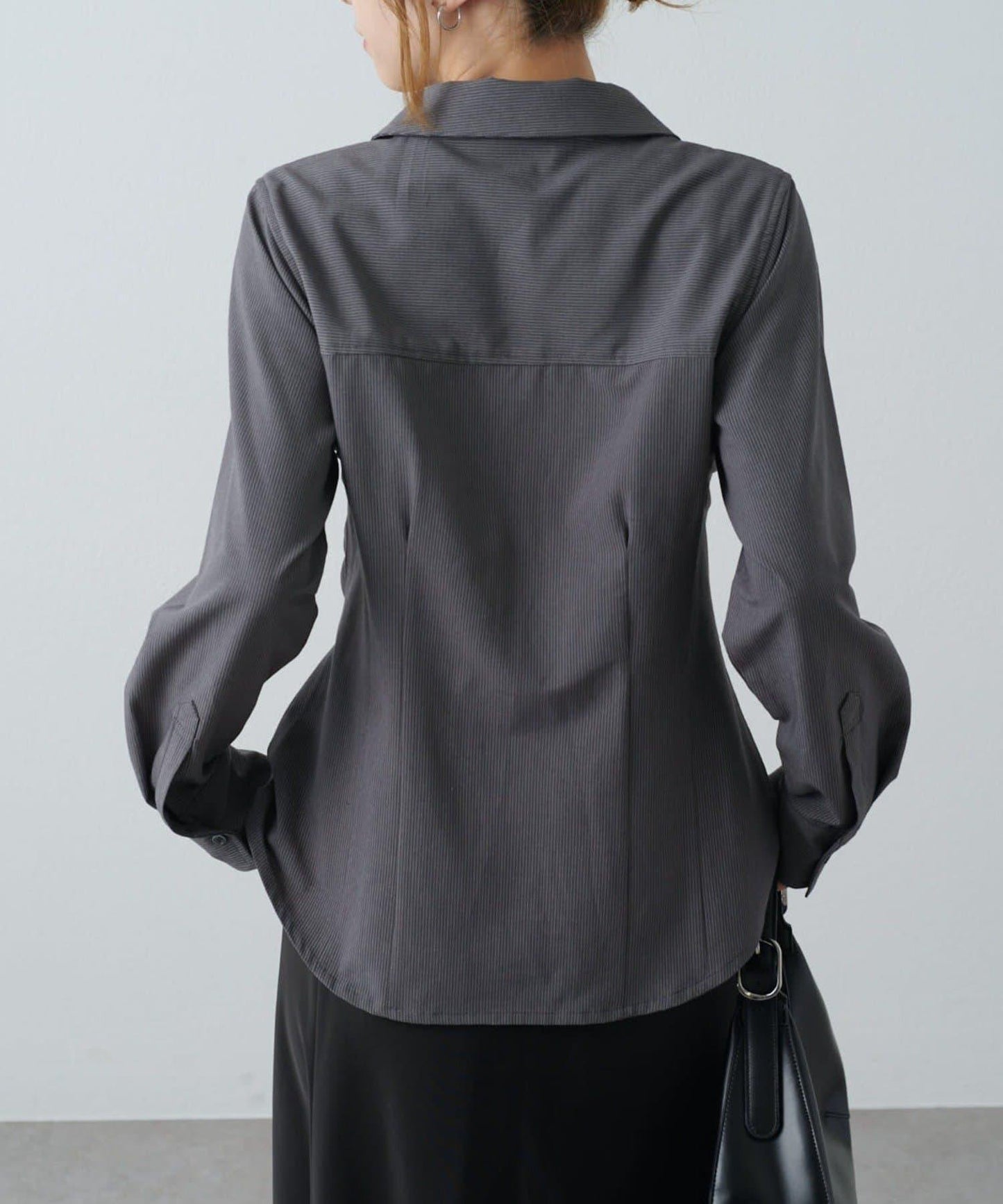 收腰褶皺設計襯衫