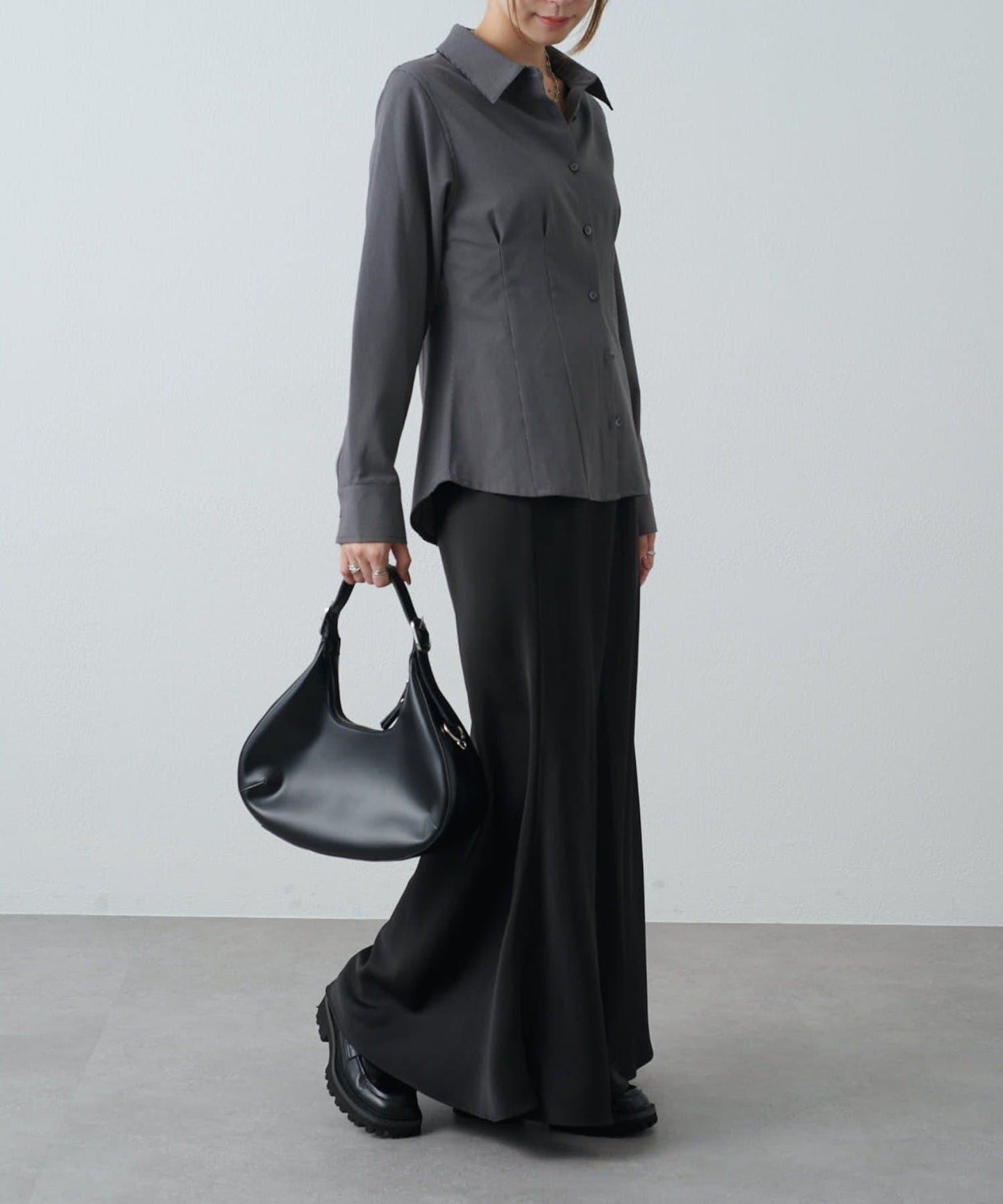 收腰褶皺設計襯衫