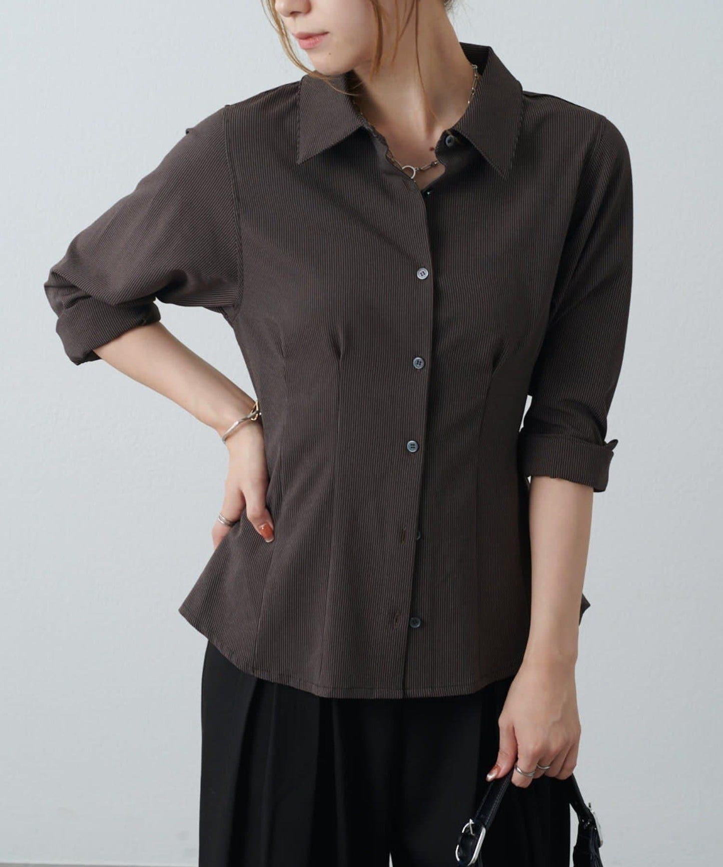 收腰褶皺設計襯衫