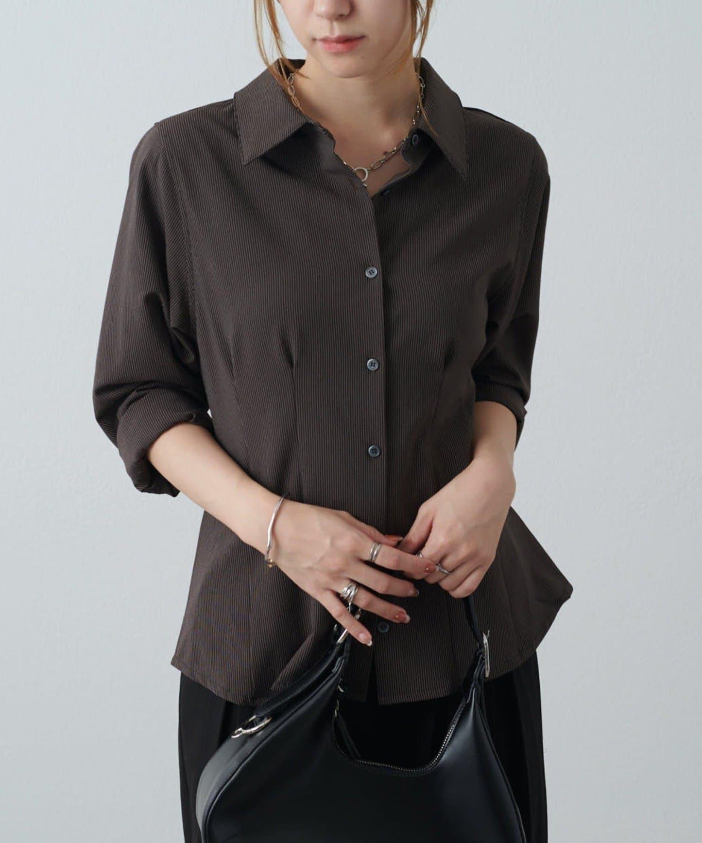 收腰褶皺設計襯衫