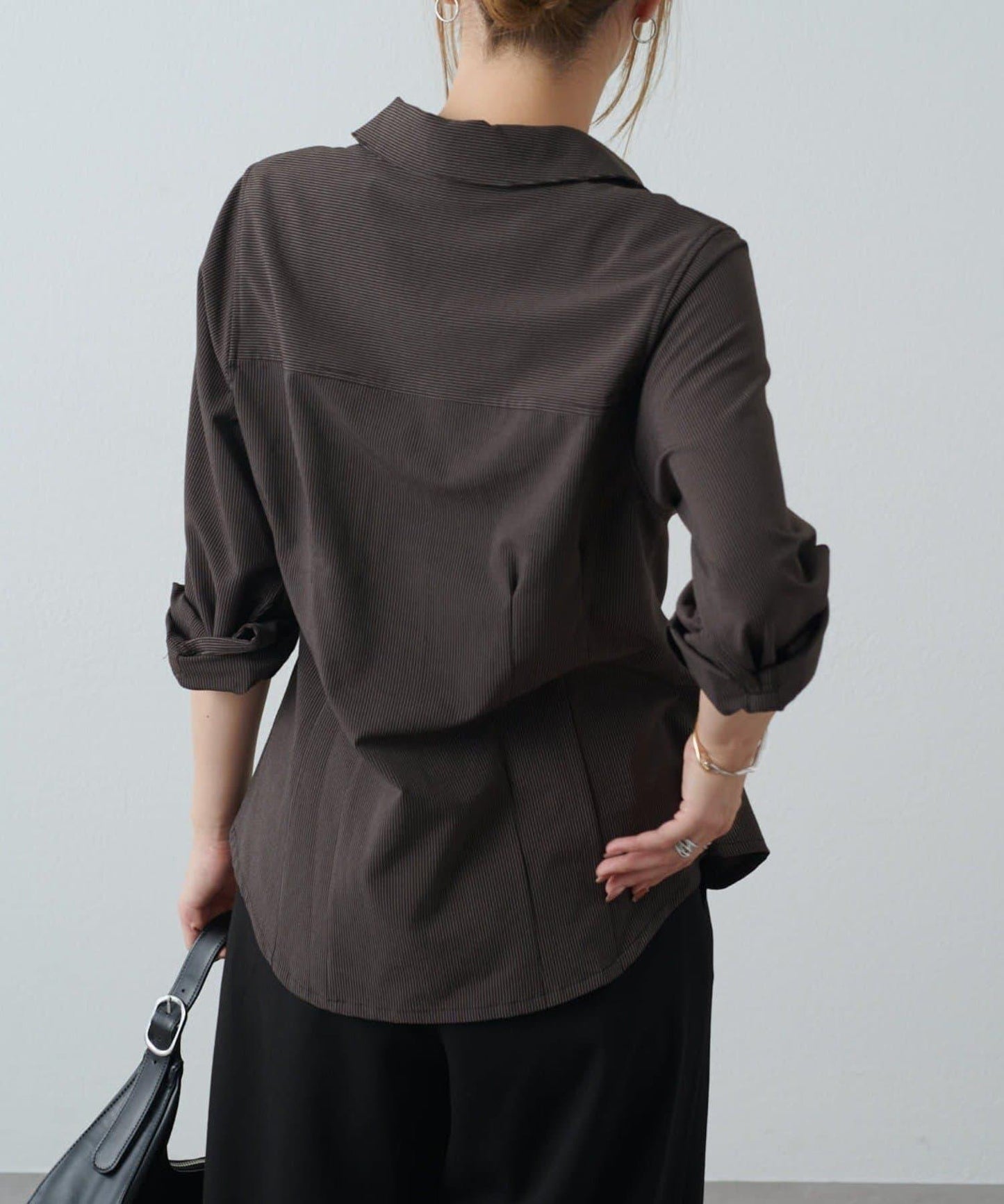 收腰褶皺設計襯衫