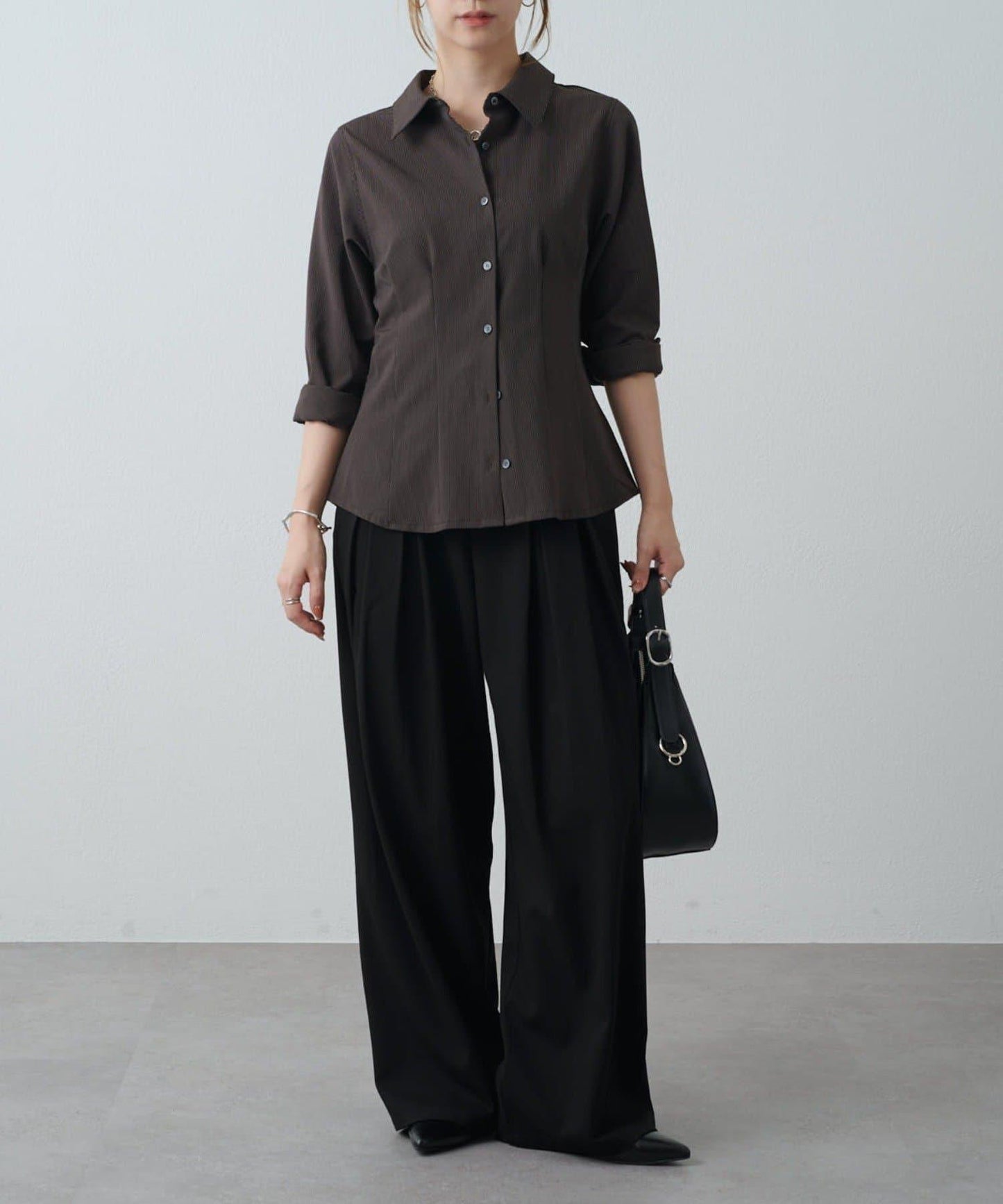 收腰褶皺設計襯衫