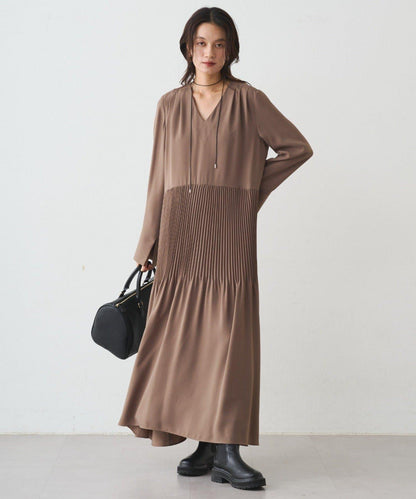 褶皺V領連衣裙