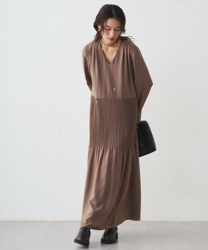 褶皺V領連衣裙