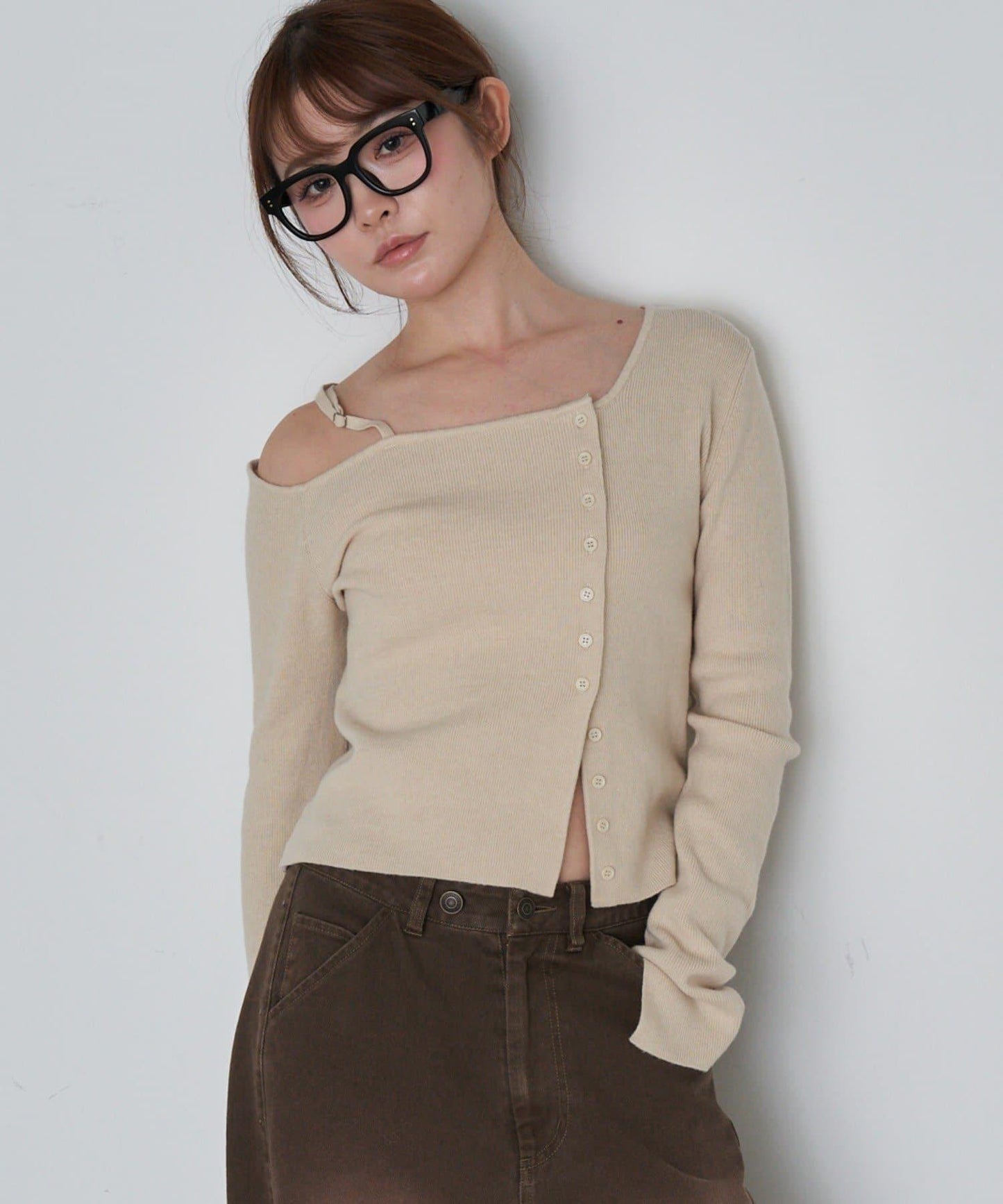 單肩前開扣羅紋針織衫