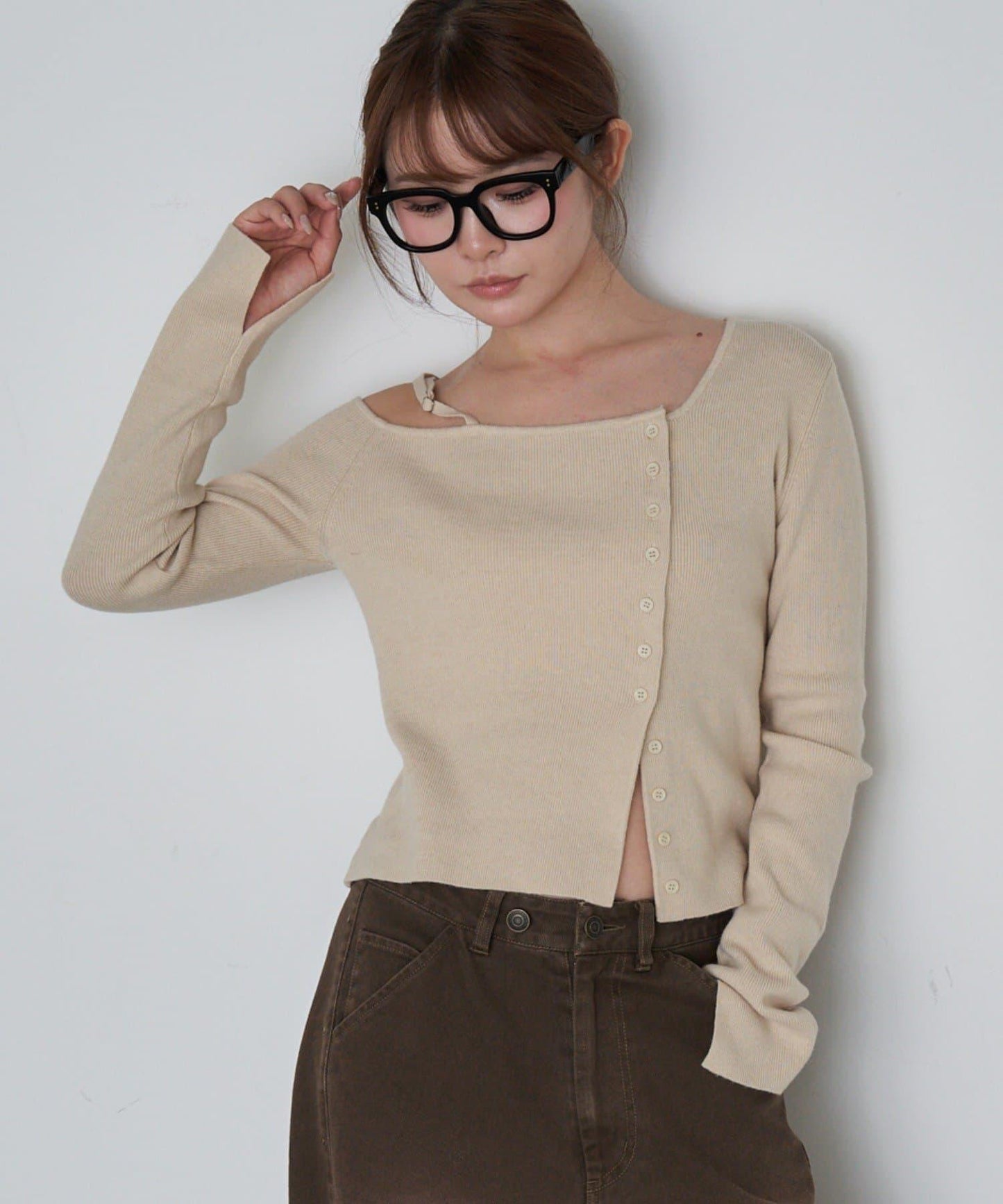 單肩前開扣羅紋針織衫