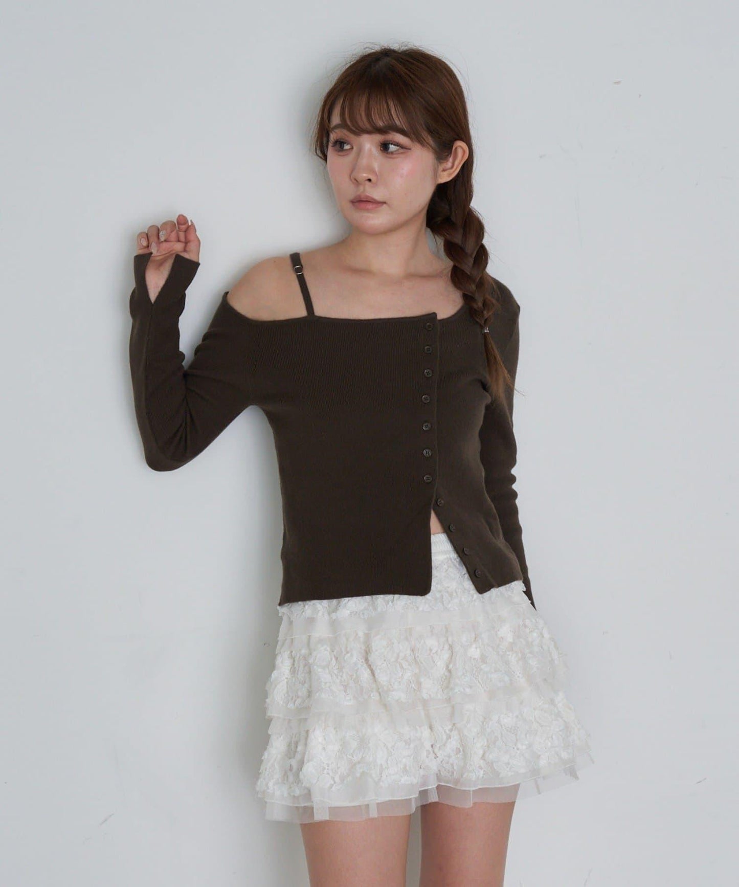 單肩前開扣羅紋針織衫