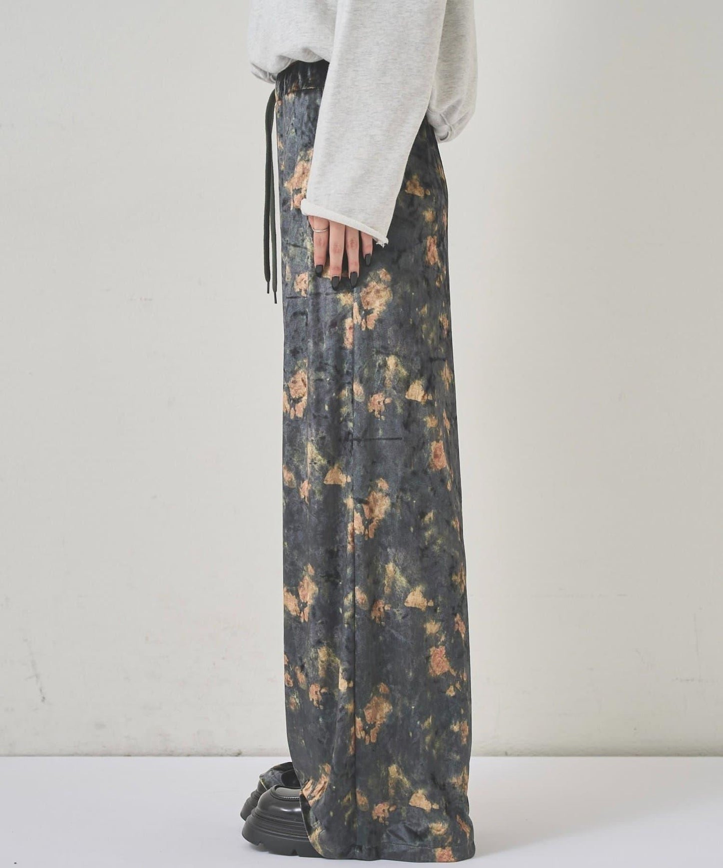 花卉圖案天鵝絨休閒褲