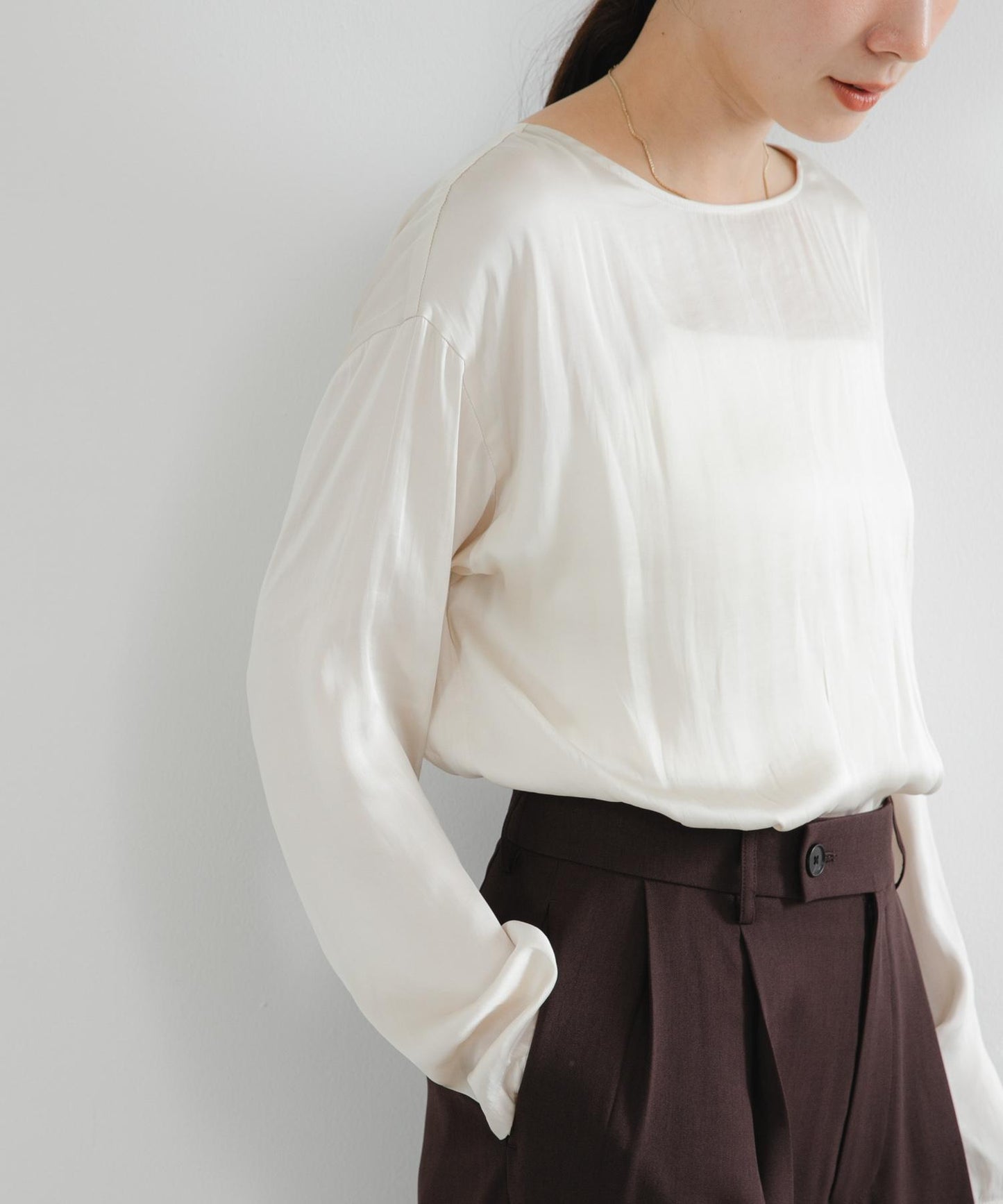 復古緞面T恤襯衫