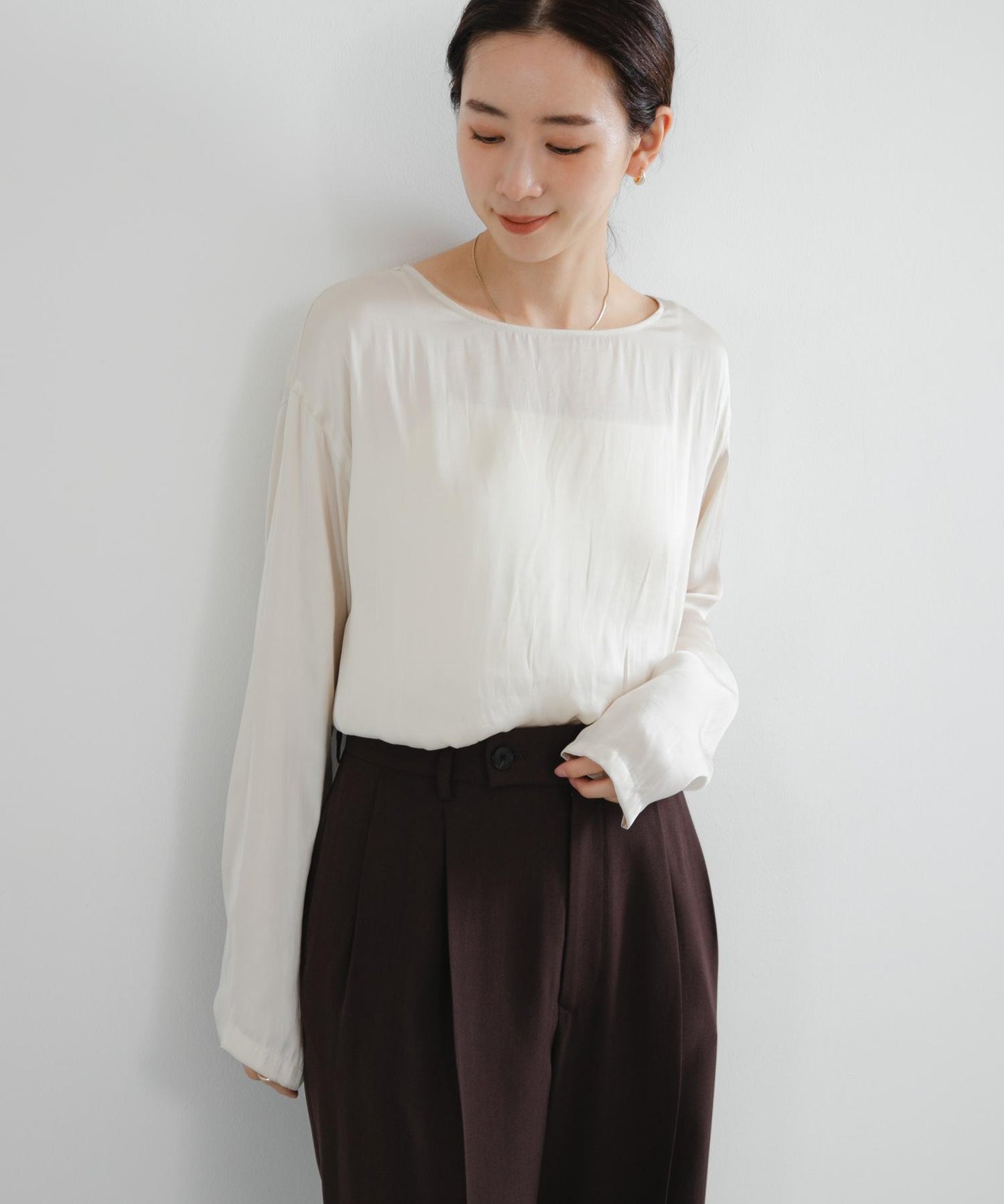 復古緞面T恤襯衫