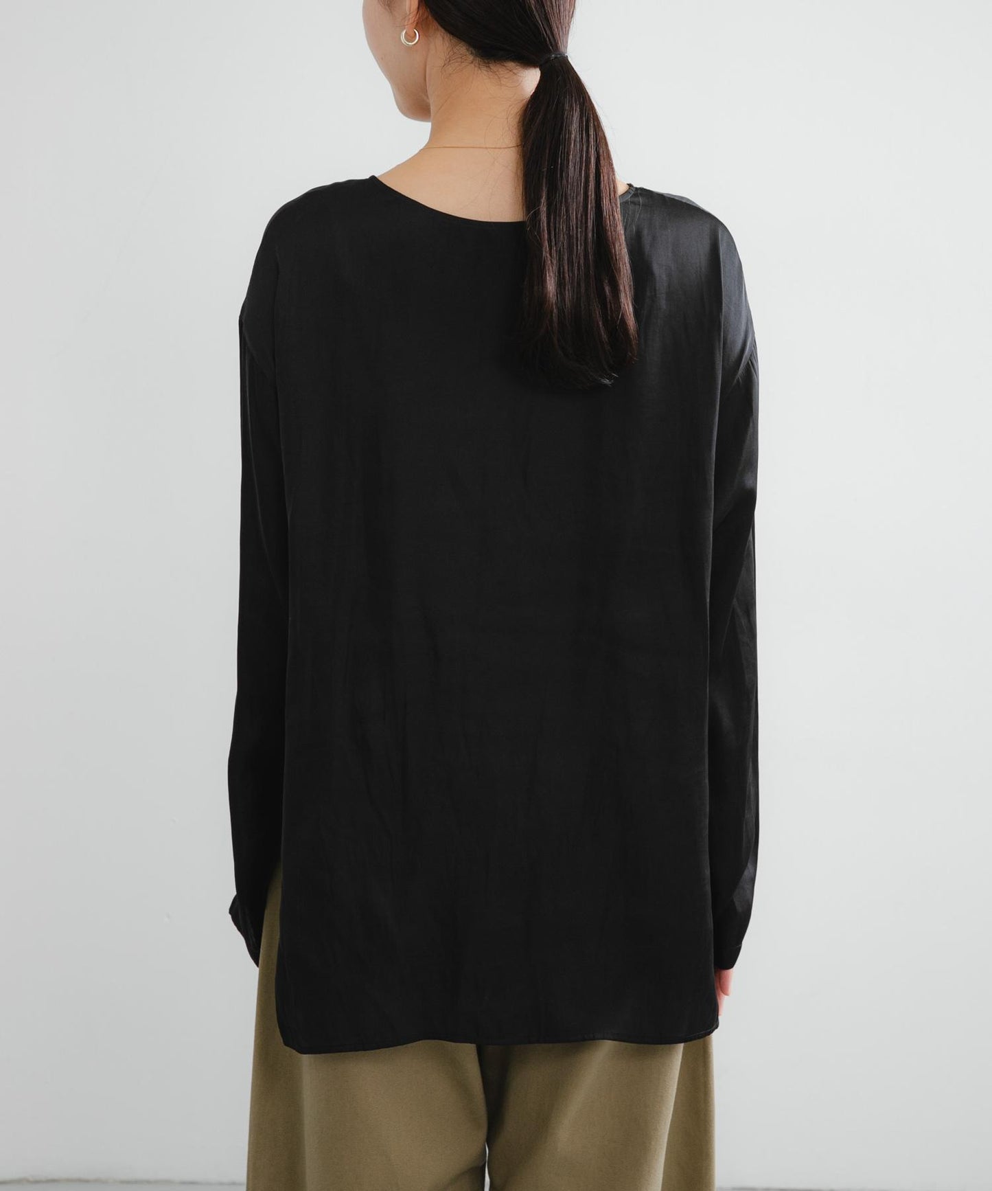 復古緞面T恤襯衫