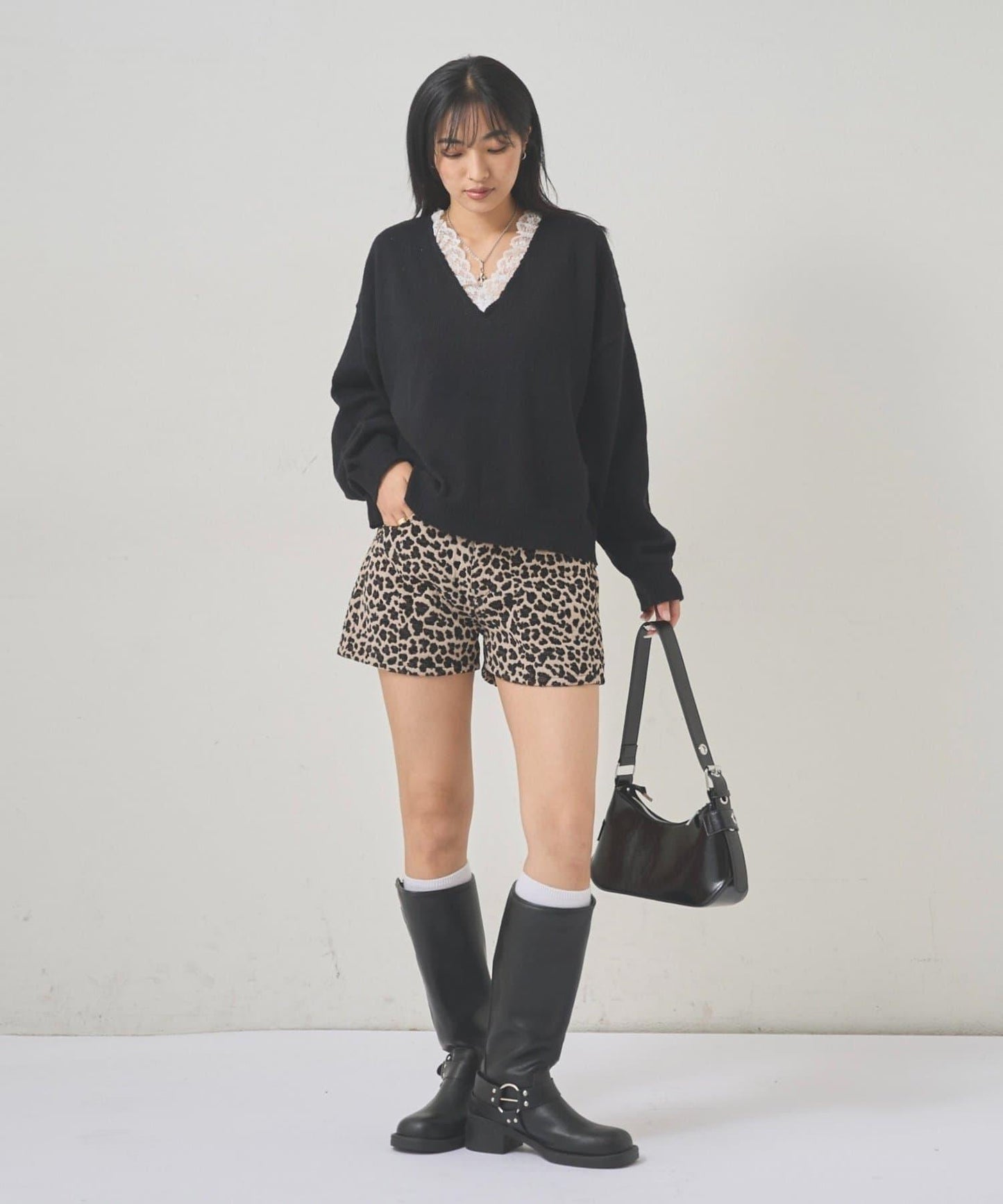 WHO'S WHO gallery 蕾絲V領 針織上衣