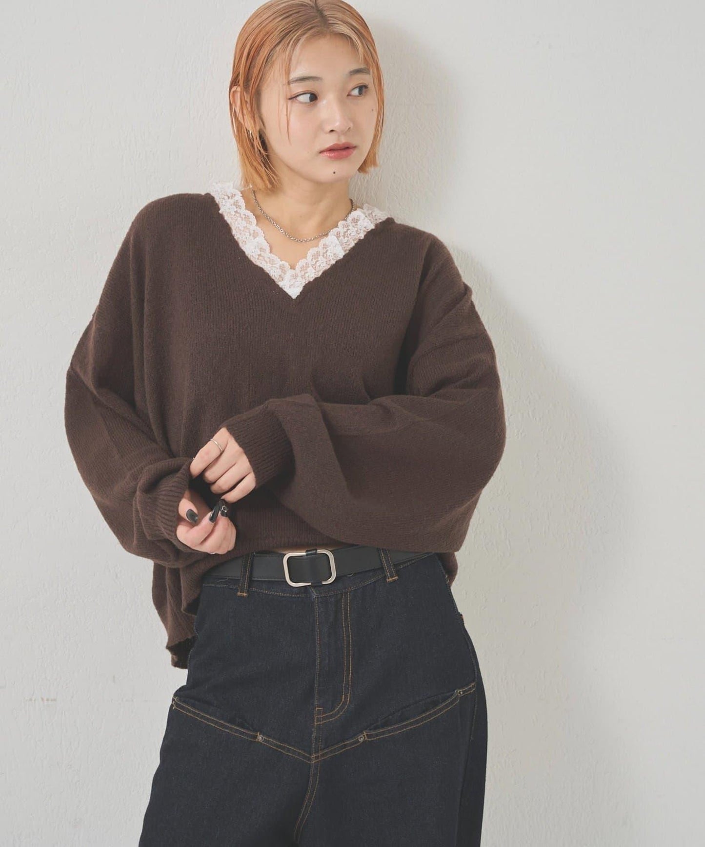 WHO'S WHO gallery 蕾絲V領 針織上衣