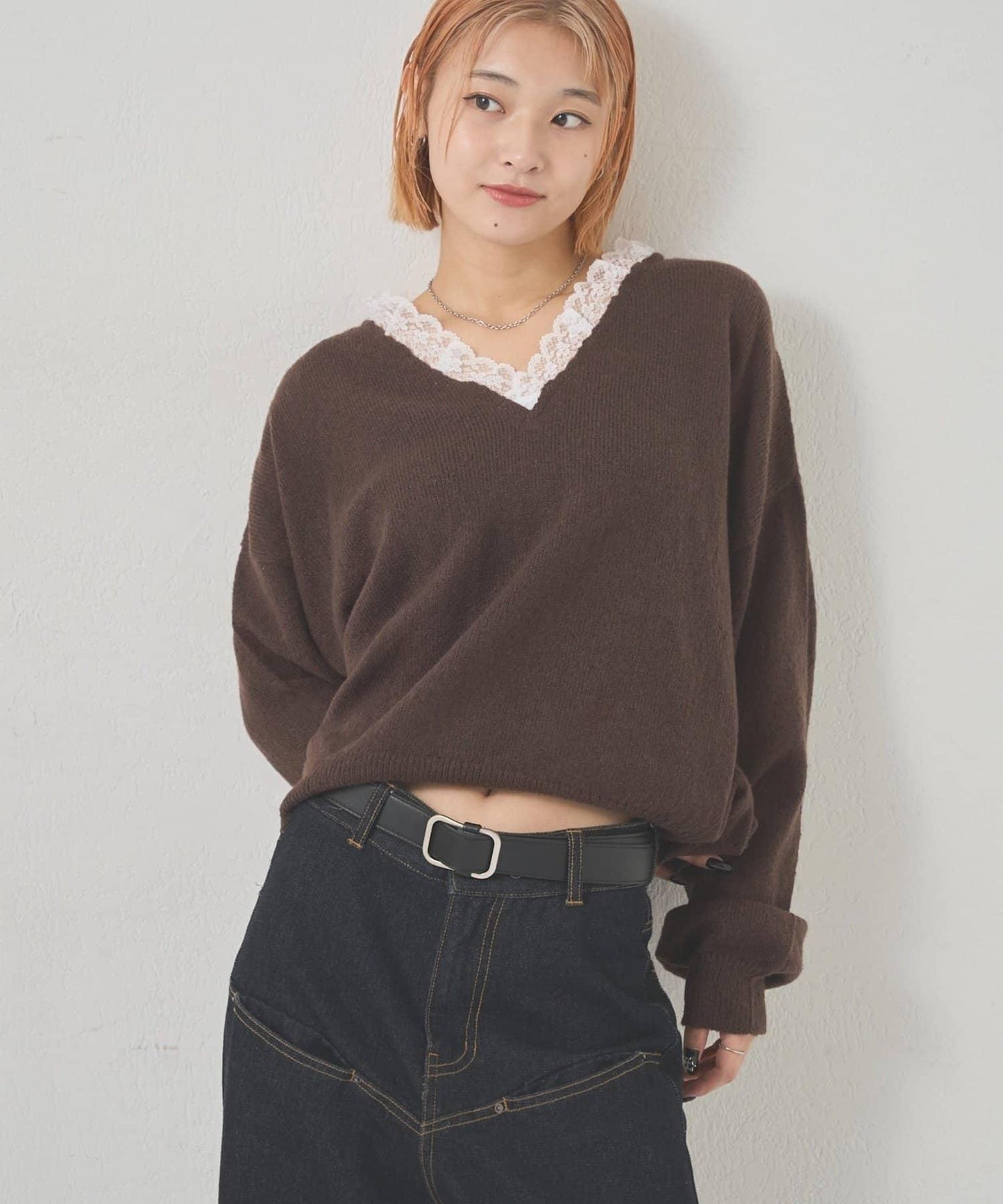 WHO'S WHO gallery 蕾絲V領 針織上衣