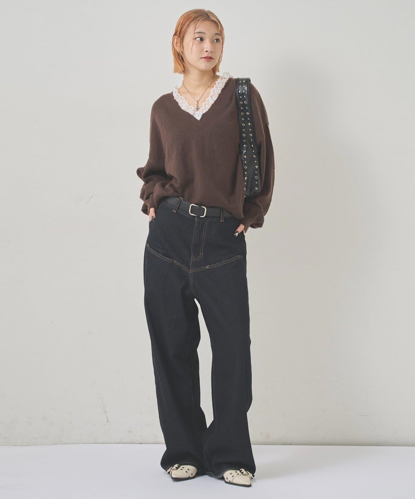 WHO'S WHO gallery 蕾絲V領 針織上衣