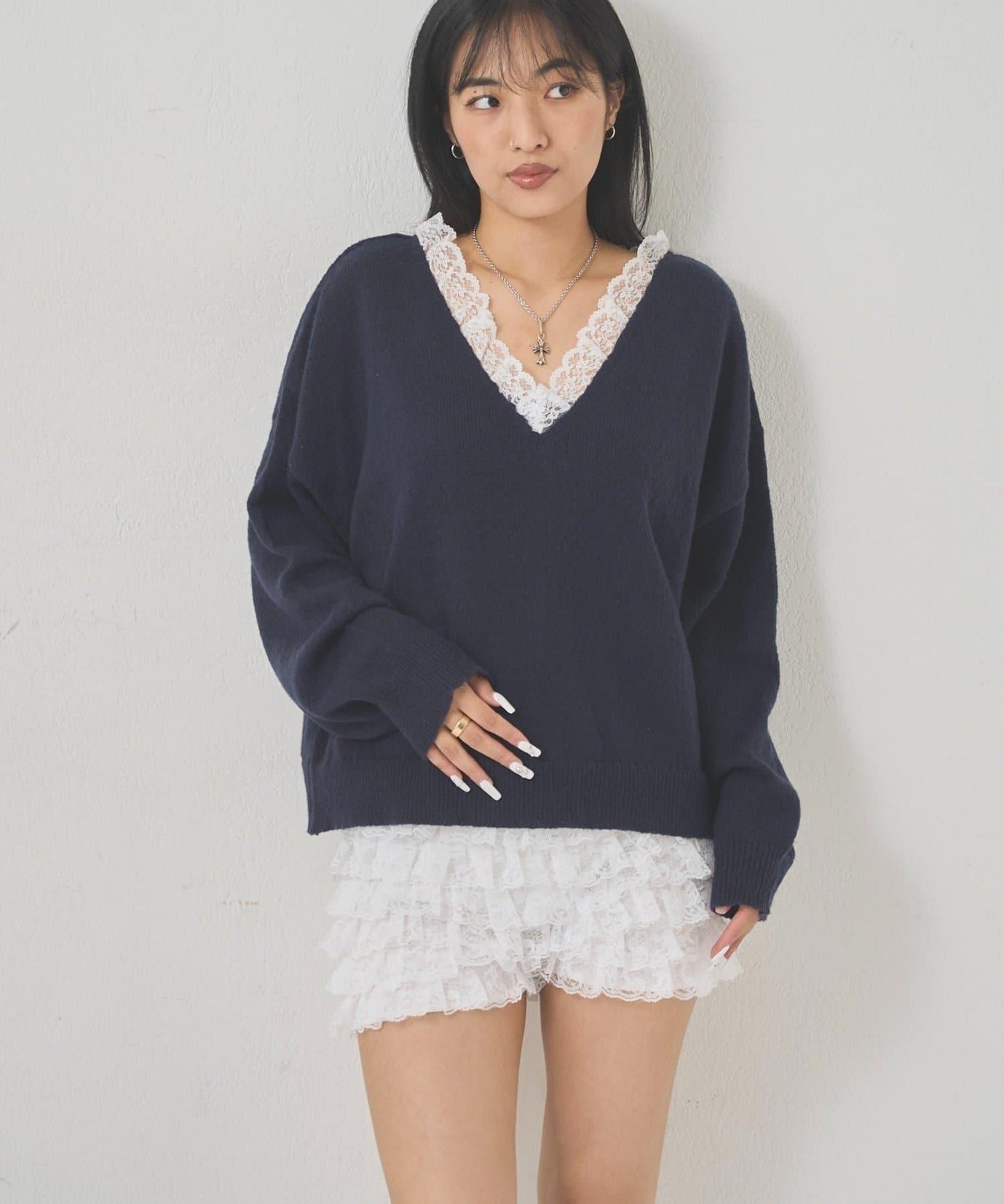 WHO'S WHO gallery 蕾絲V領 針織上衣