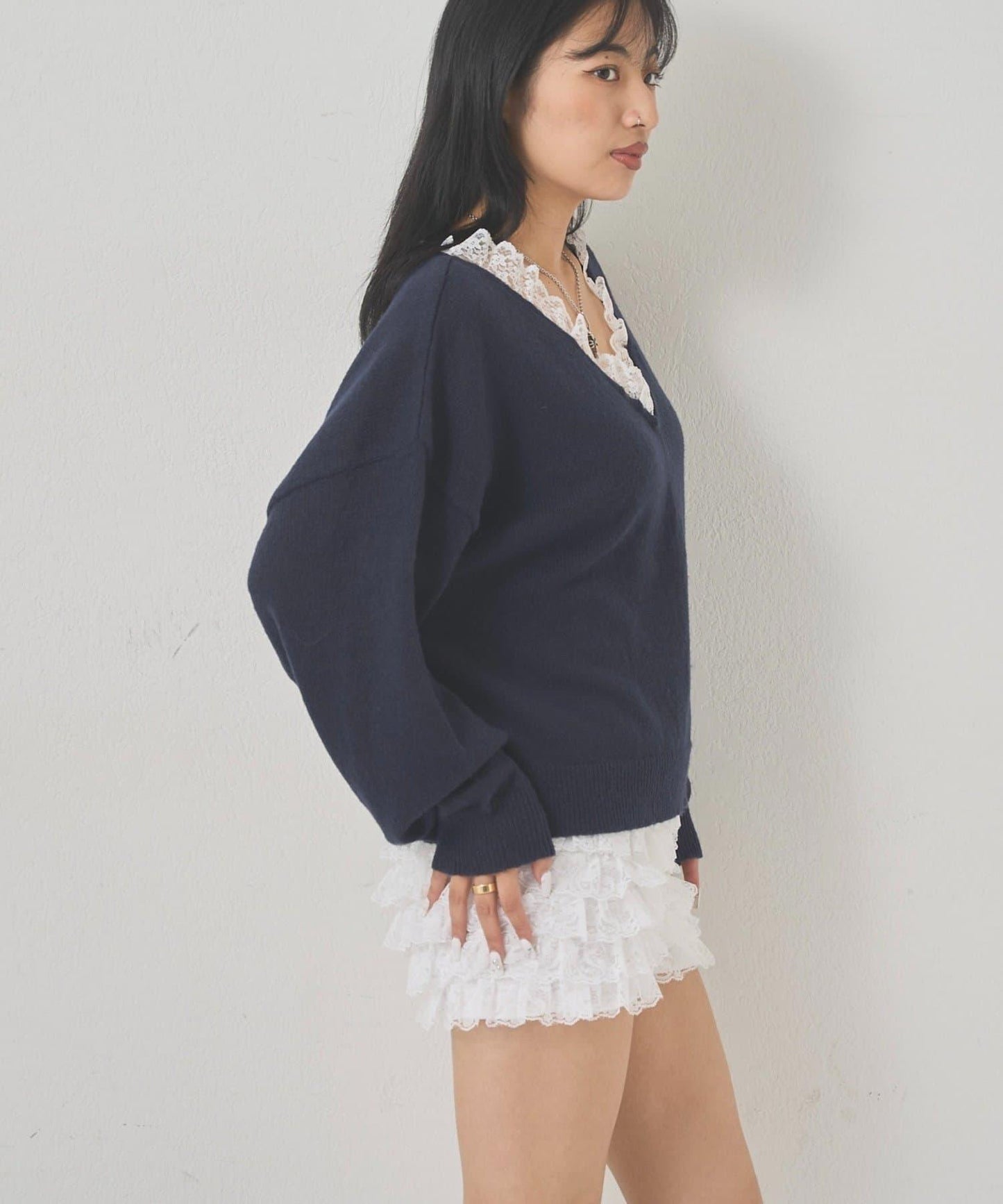 WHO'S WHO gallery 蕾絲V領 針織上衣